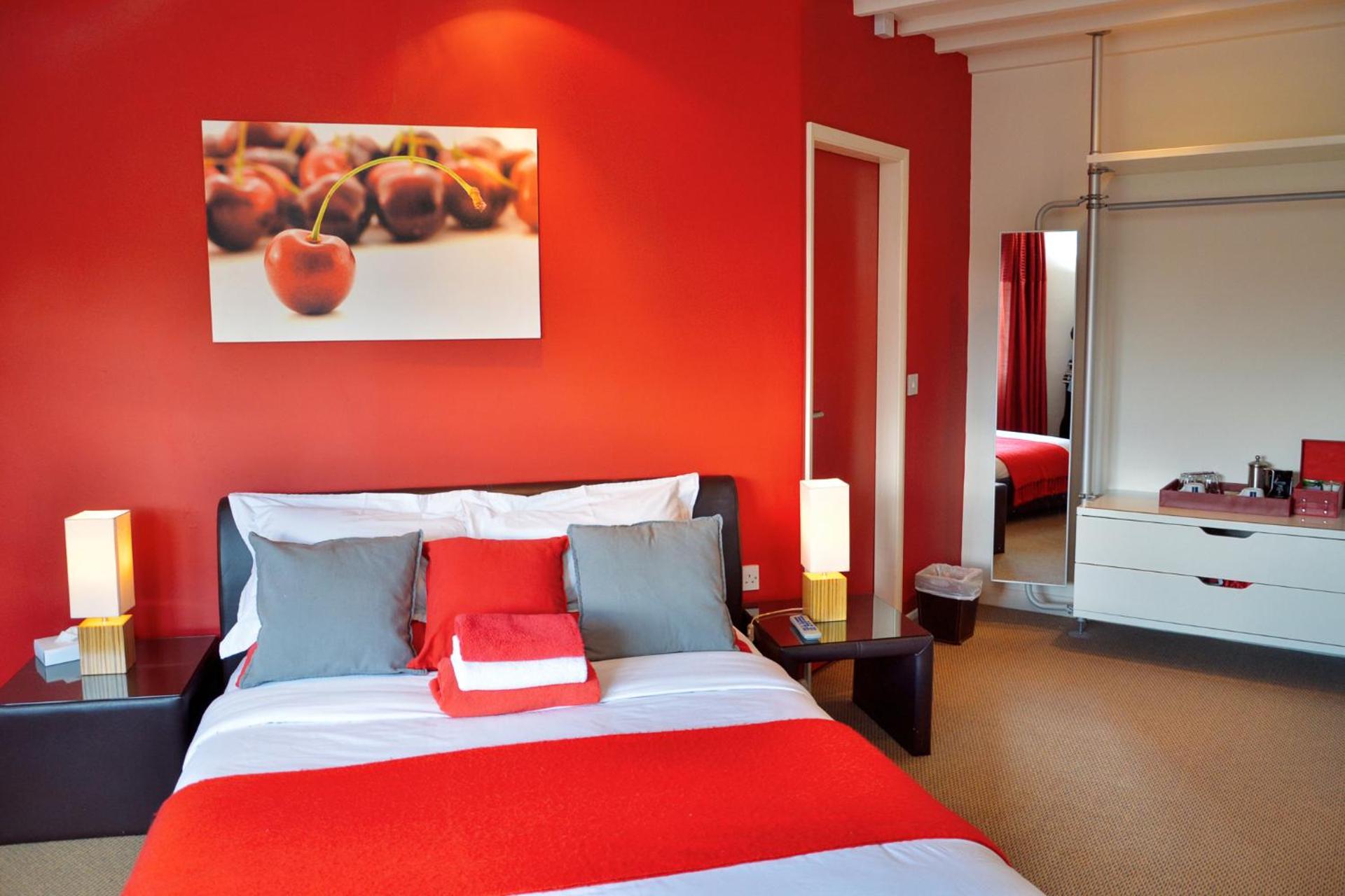 Family Room (2 Adults + 1 Child)