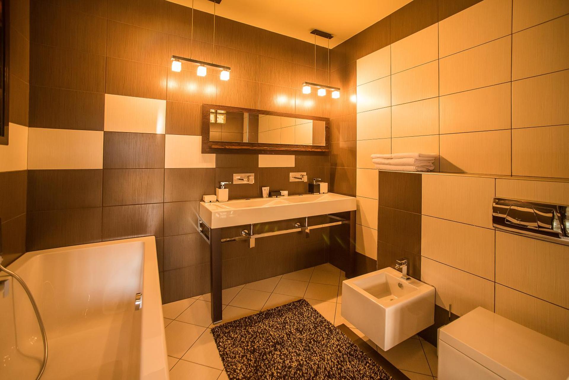 SIMPLE BUCHAREST SELF CHECk IN