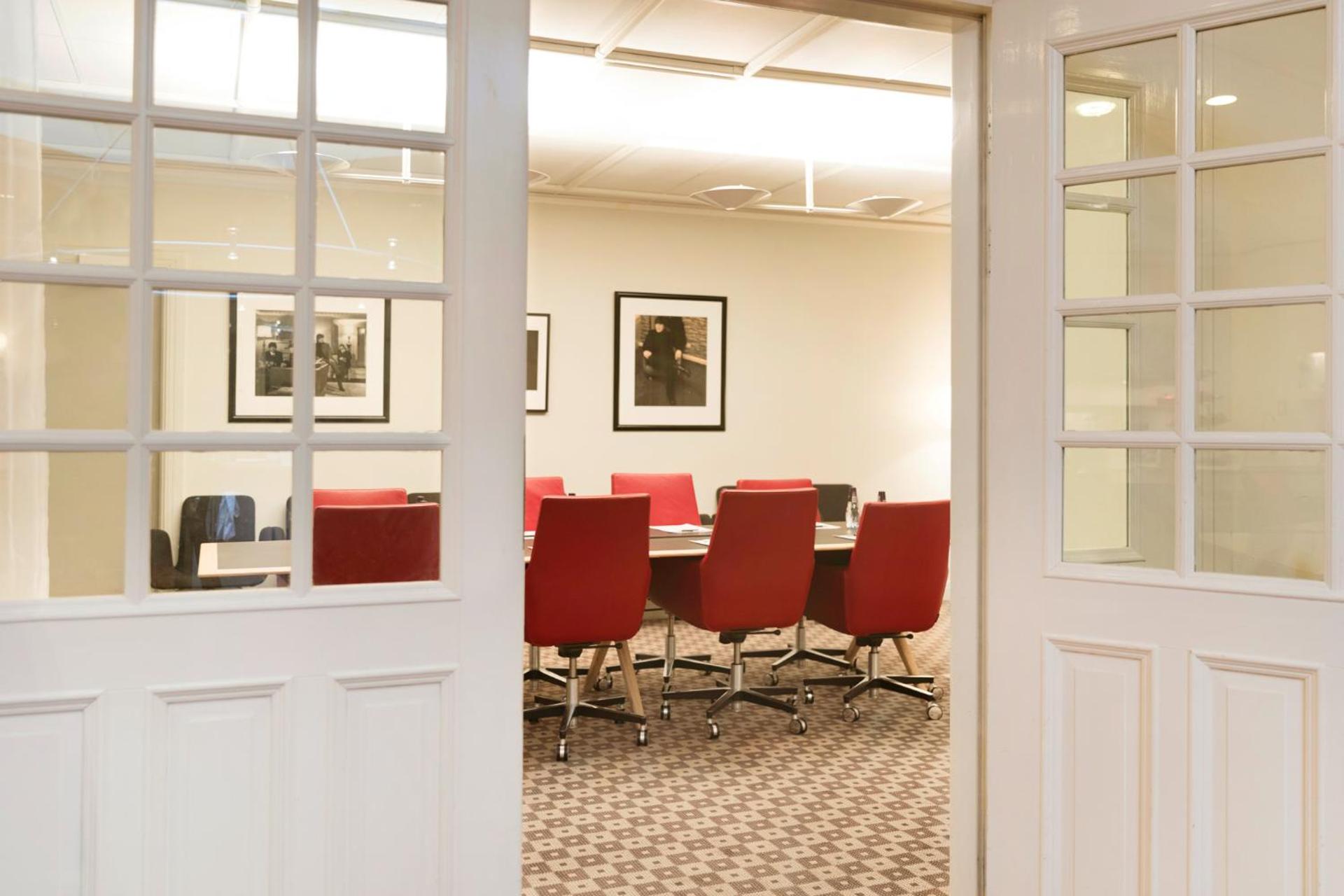 Meeting/conference room