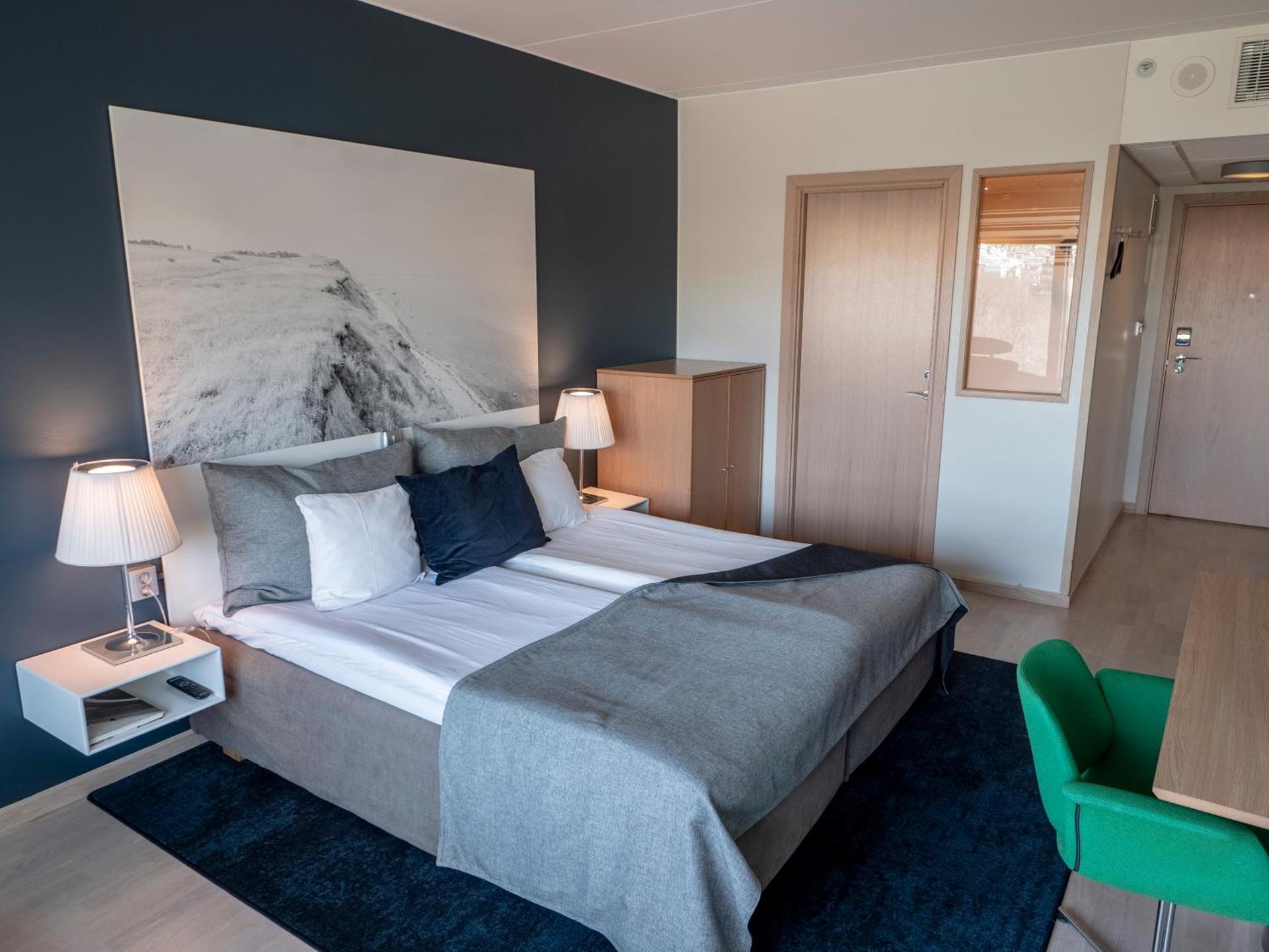 Photo of the whole room