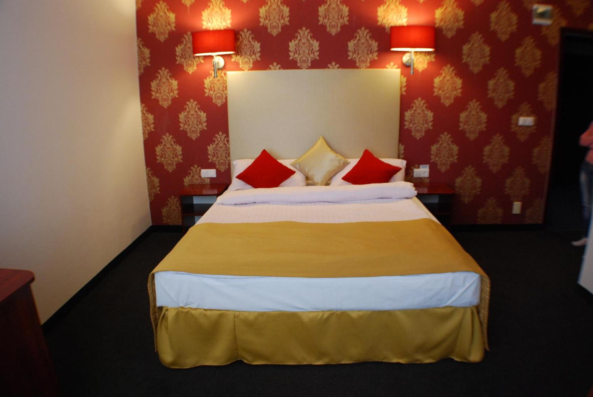 Photo of the whole room