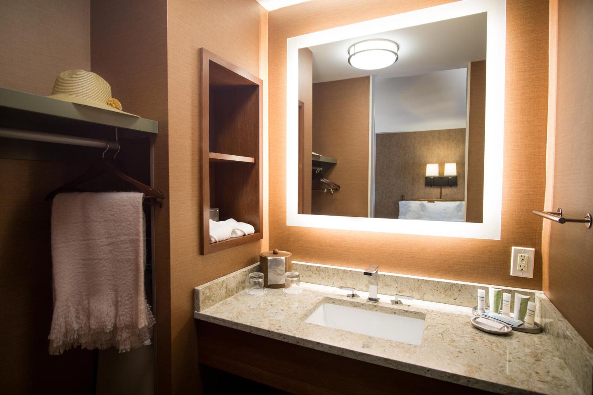 Deluxe Double Room with Two Double Beds - Non-Smoking