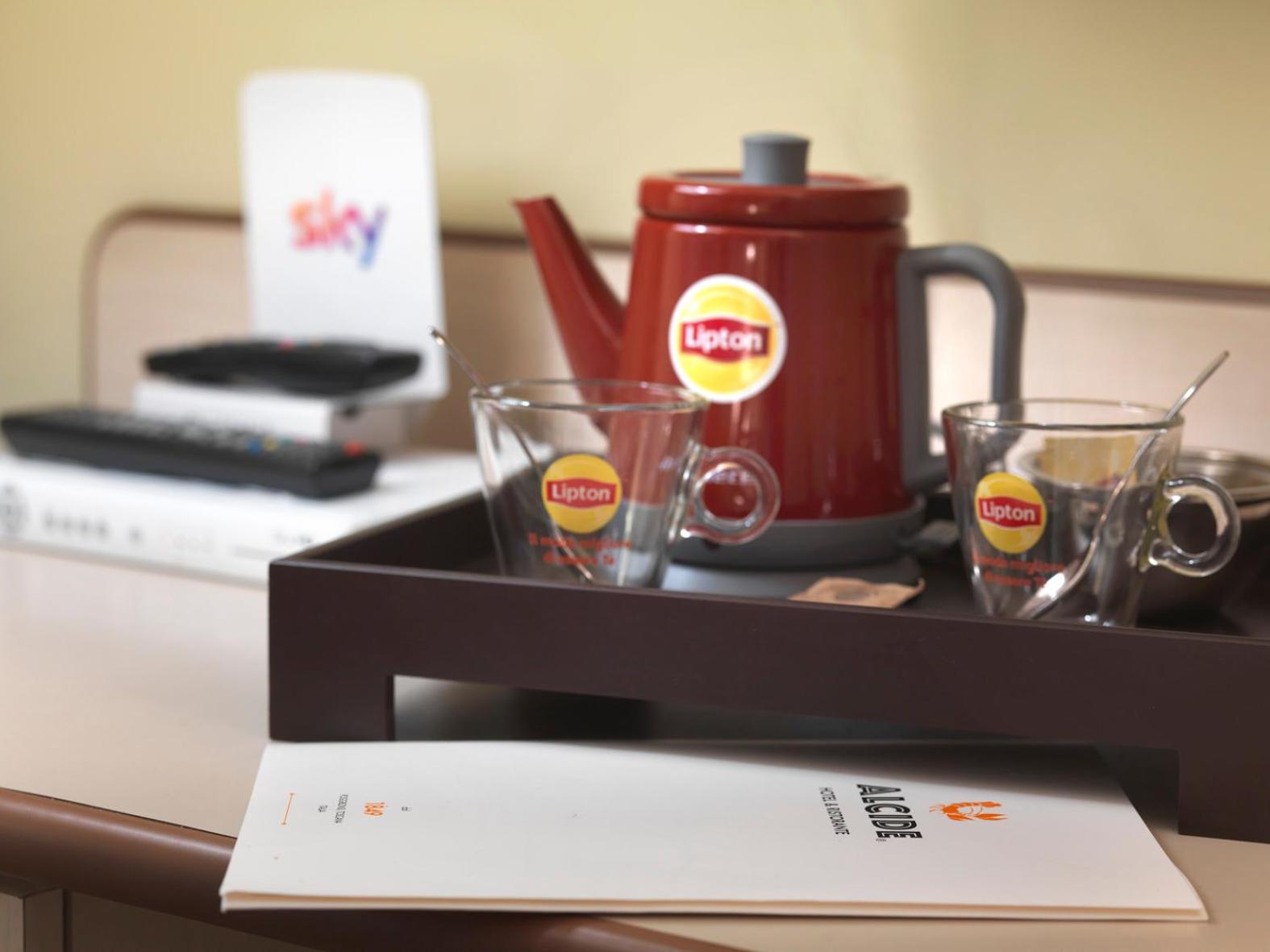 Coffee/tea facilities