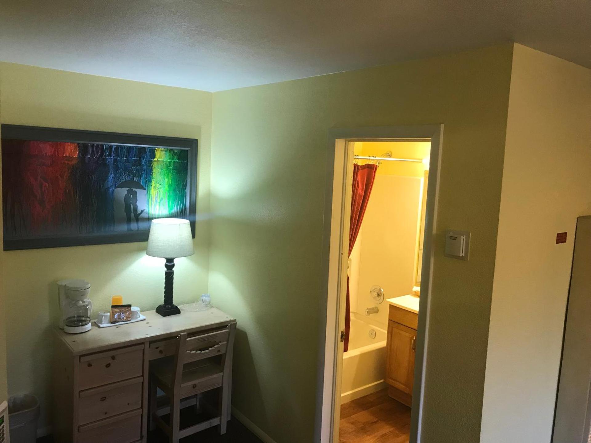 Caboose Motel & Gift Shop