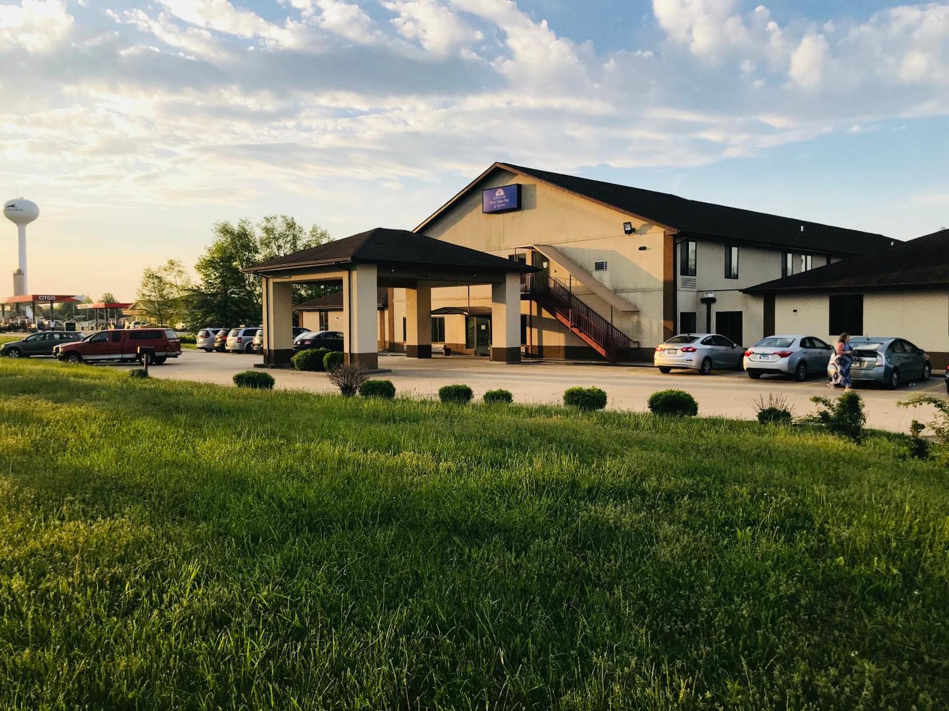 Pinckneyville Inn and Suites