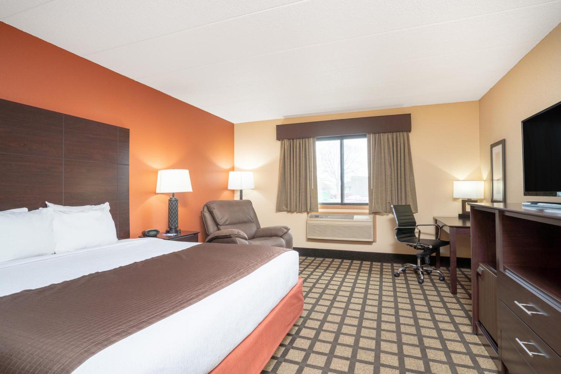 Baymont by Wyndham Lakeville