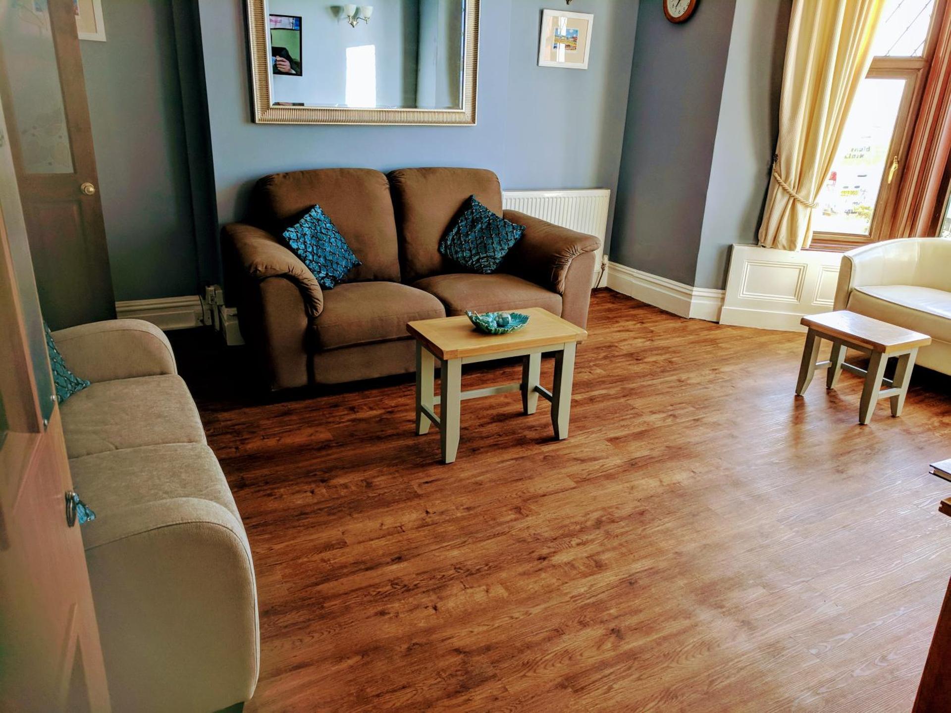 Communal lounge/ TV room