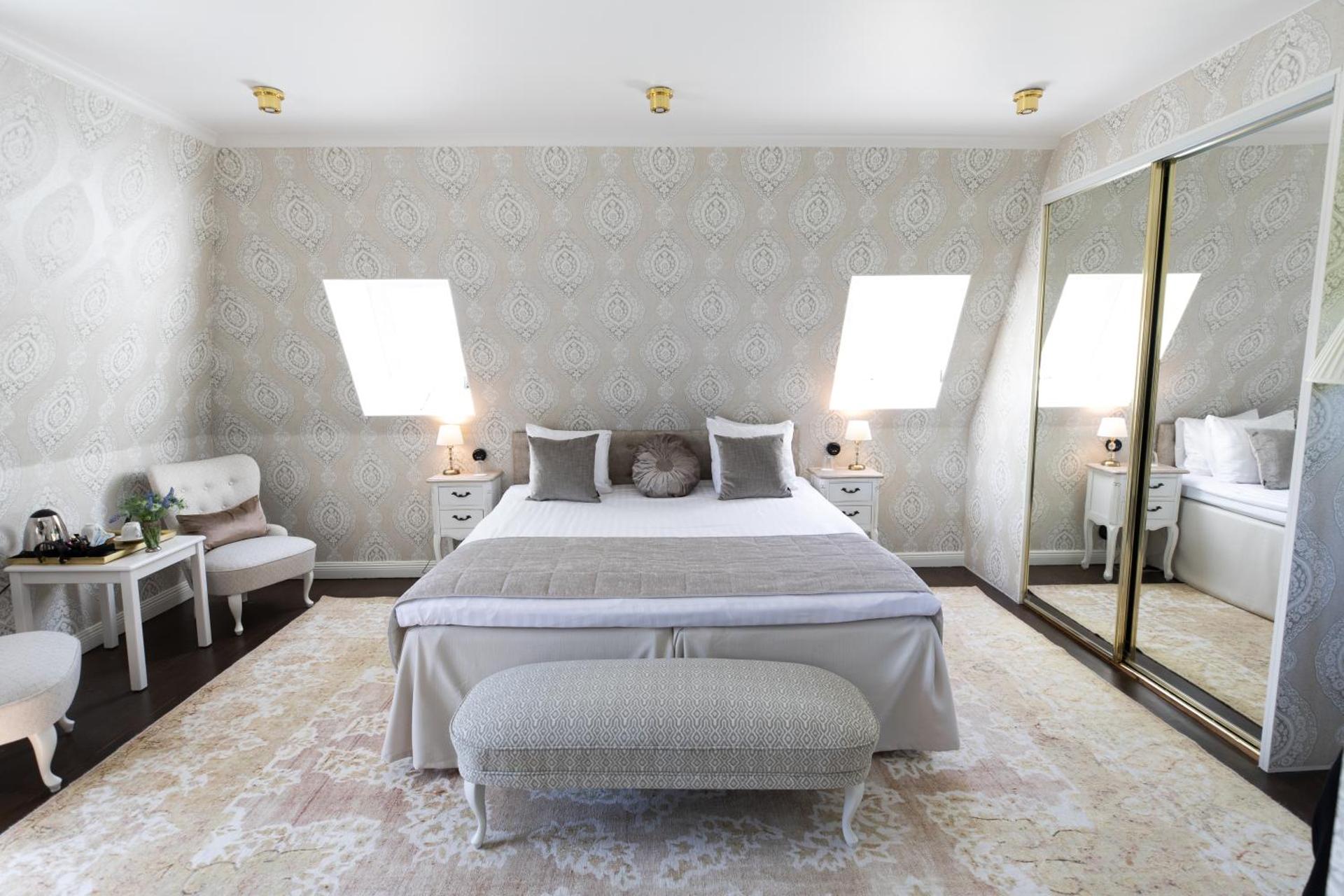 Photo of the whole room