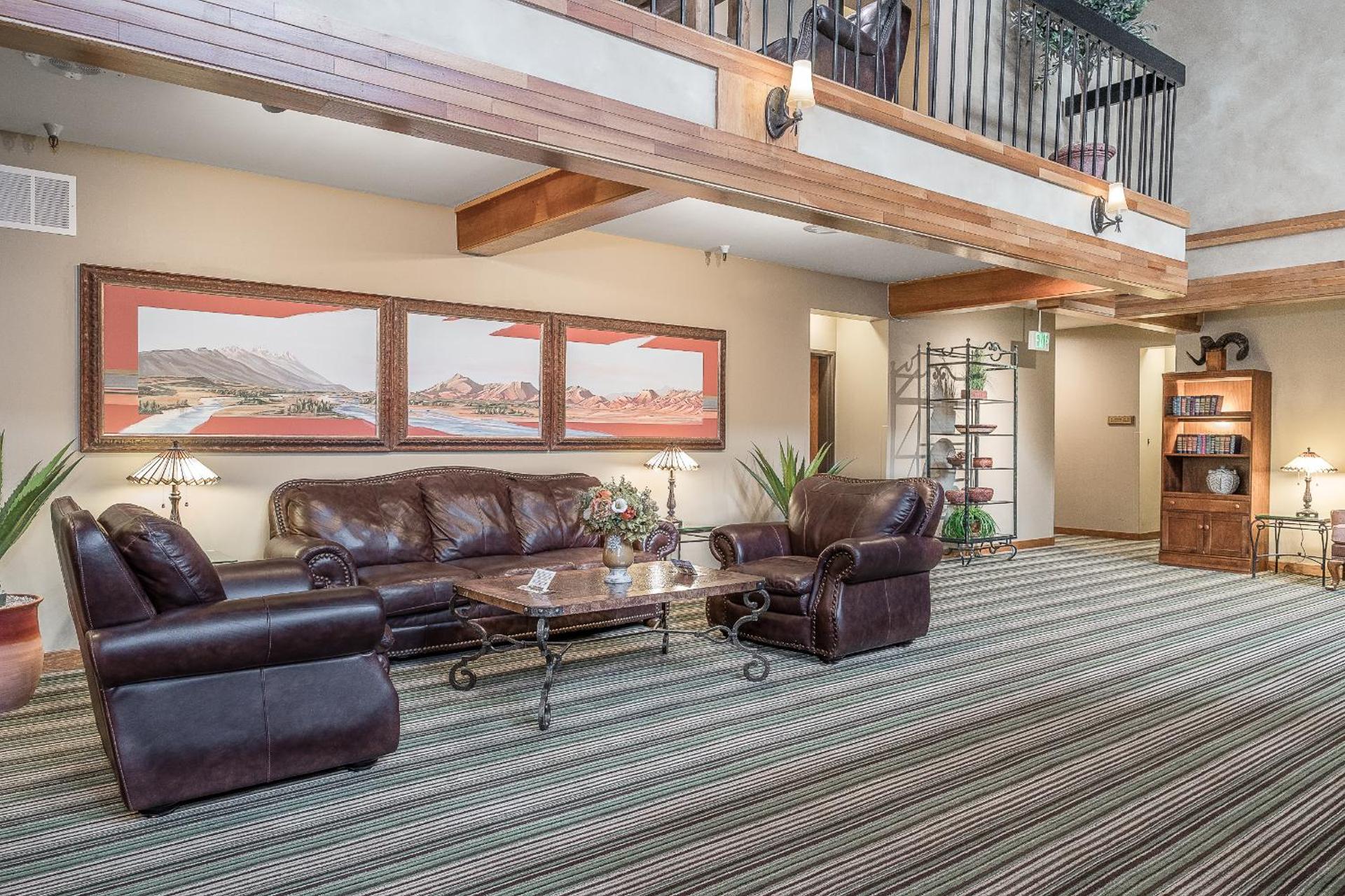 Communal lounge/ TV room