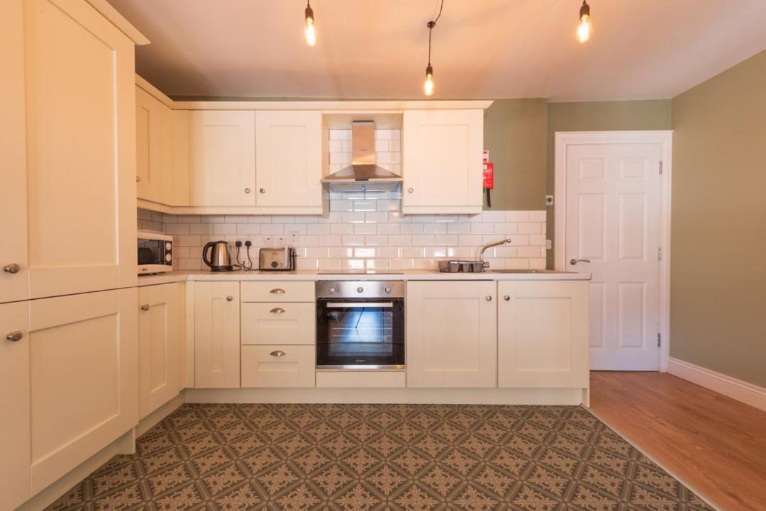 Standard Two-Bedroom Apartment (4 Adults)