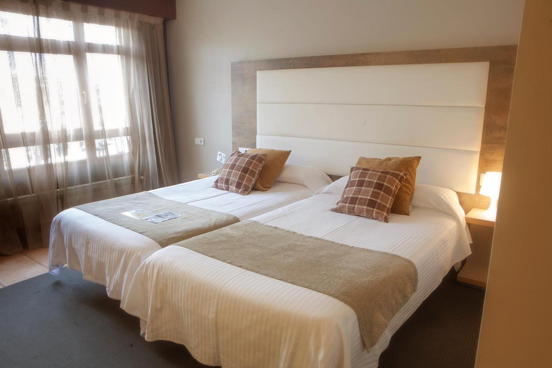 Double or Twin Room with Sea View