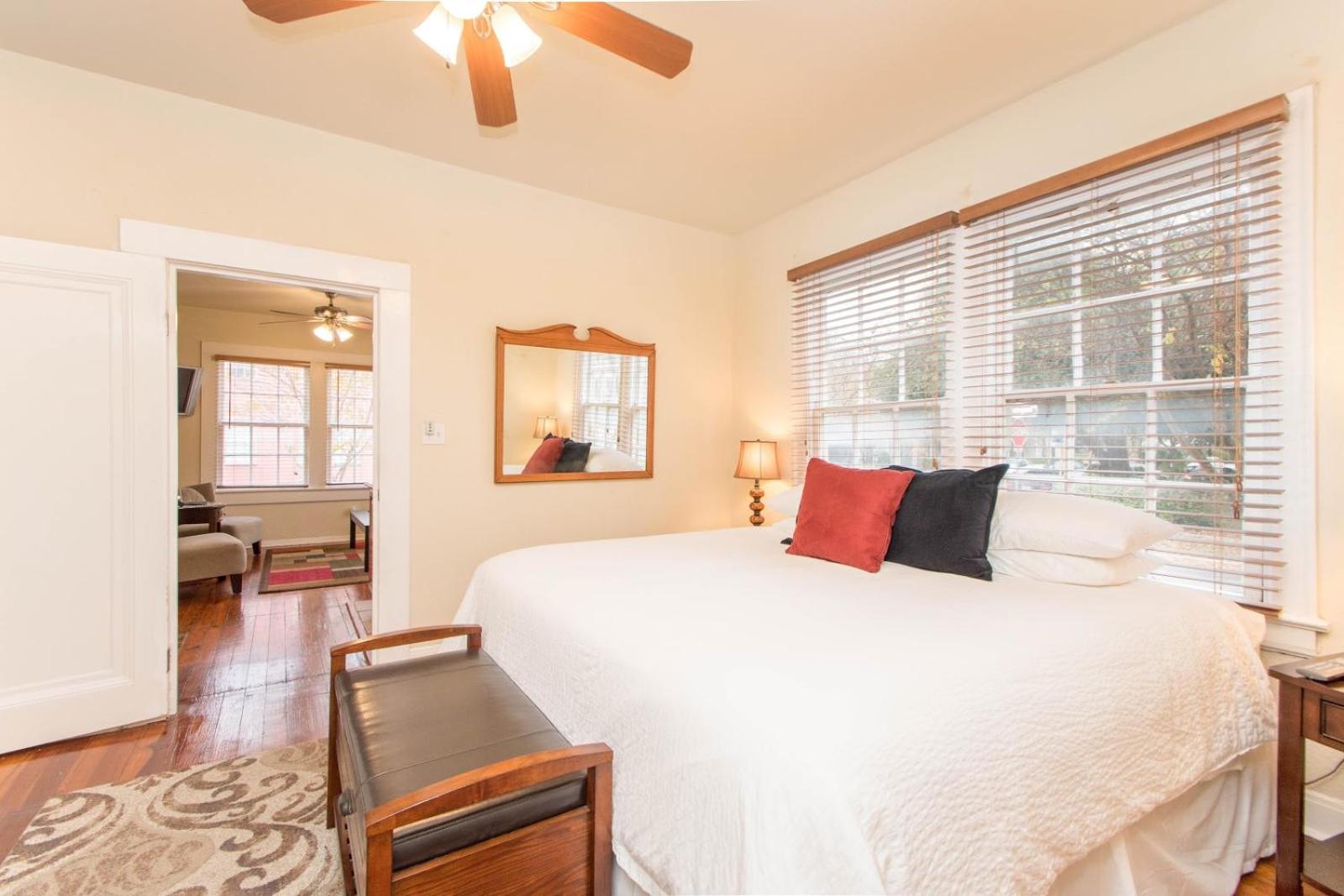 THE MADISON - San Antonio Riverwalk - Downtown - Convention Center