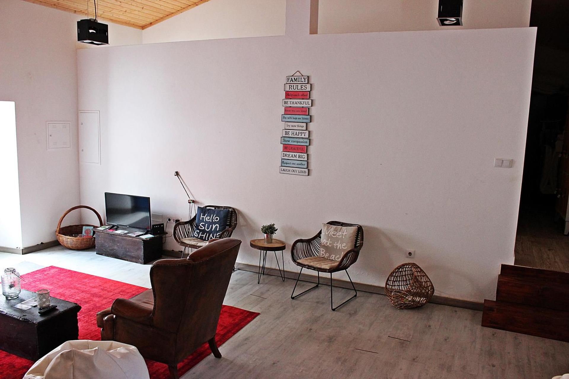 Communal lounge/ TV room