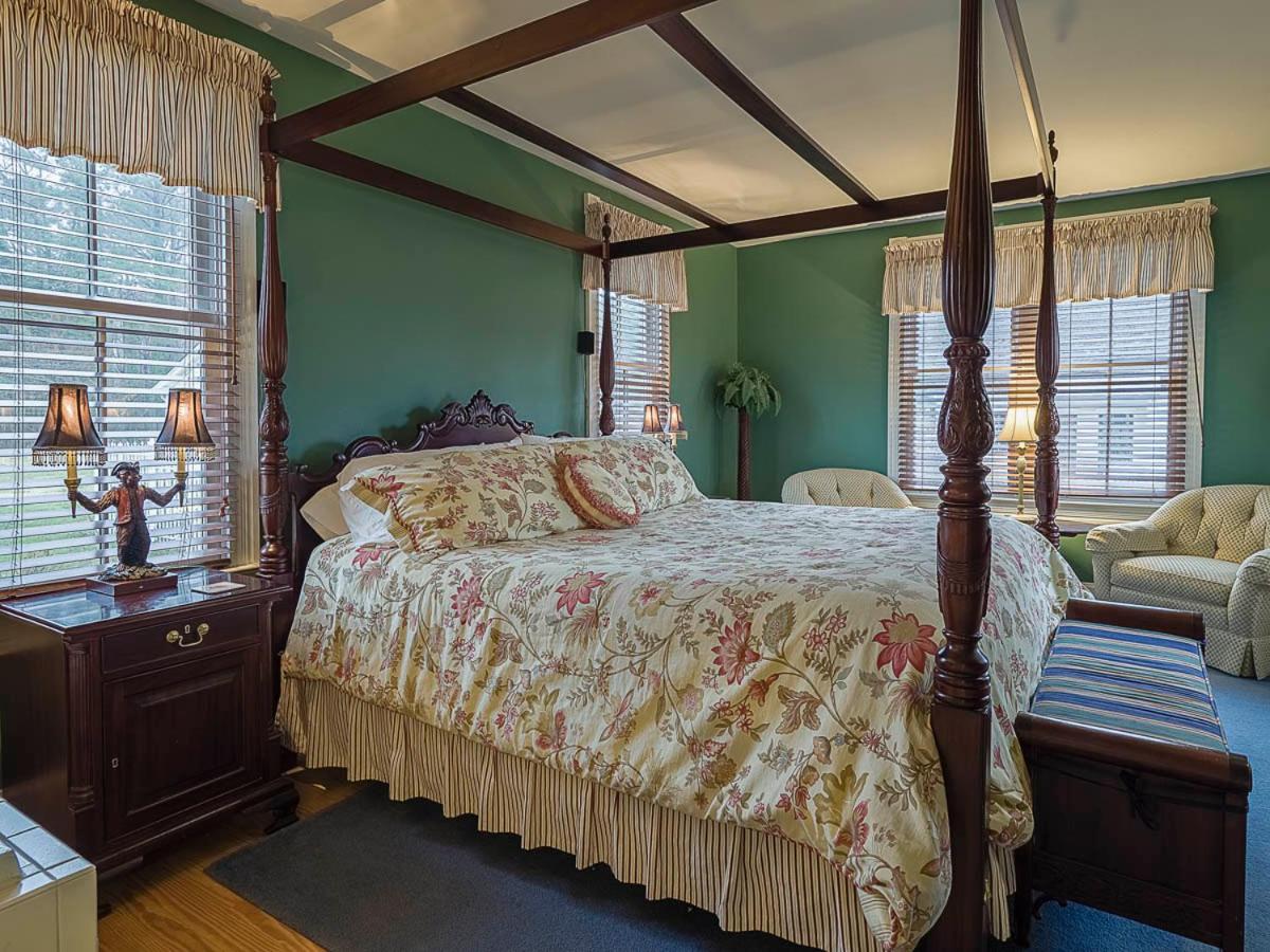 King Room with Spa Bath