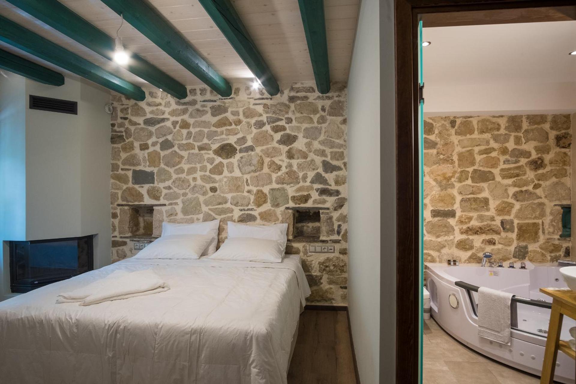 Deluxe Double or Twin Room with Terrace and Spa Bath