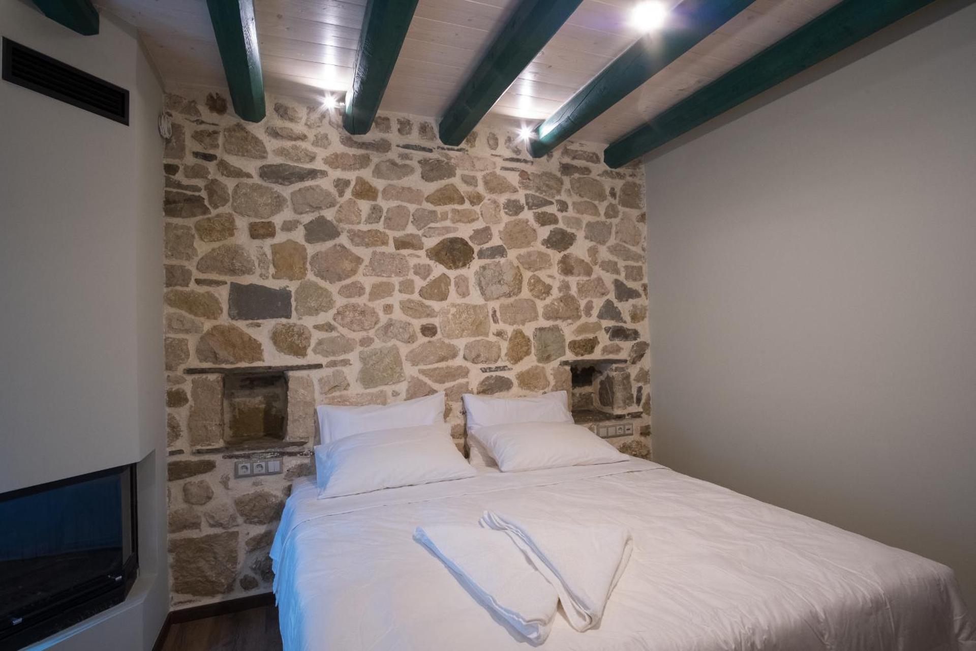 Deluxe Double or Twin Room with Terrace and Spa Bath