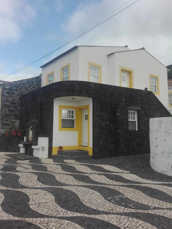 One-Bedroom Apartment with Sea View