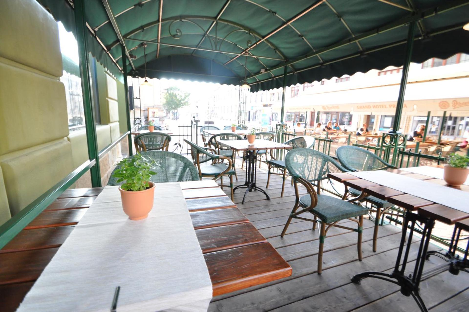 Restaurant/places to eat