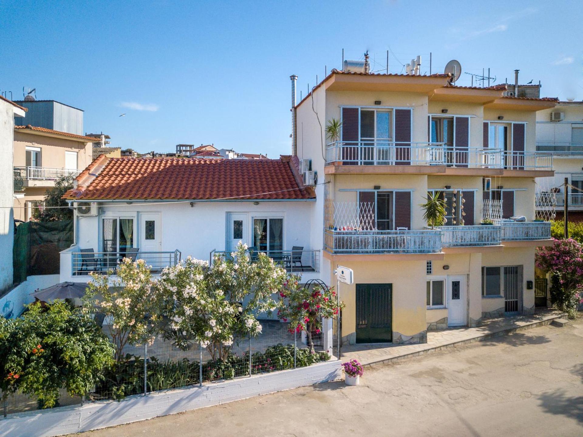 Doukas Apartments & Studios