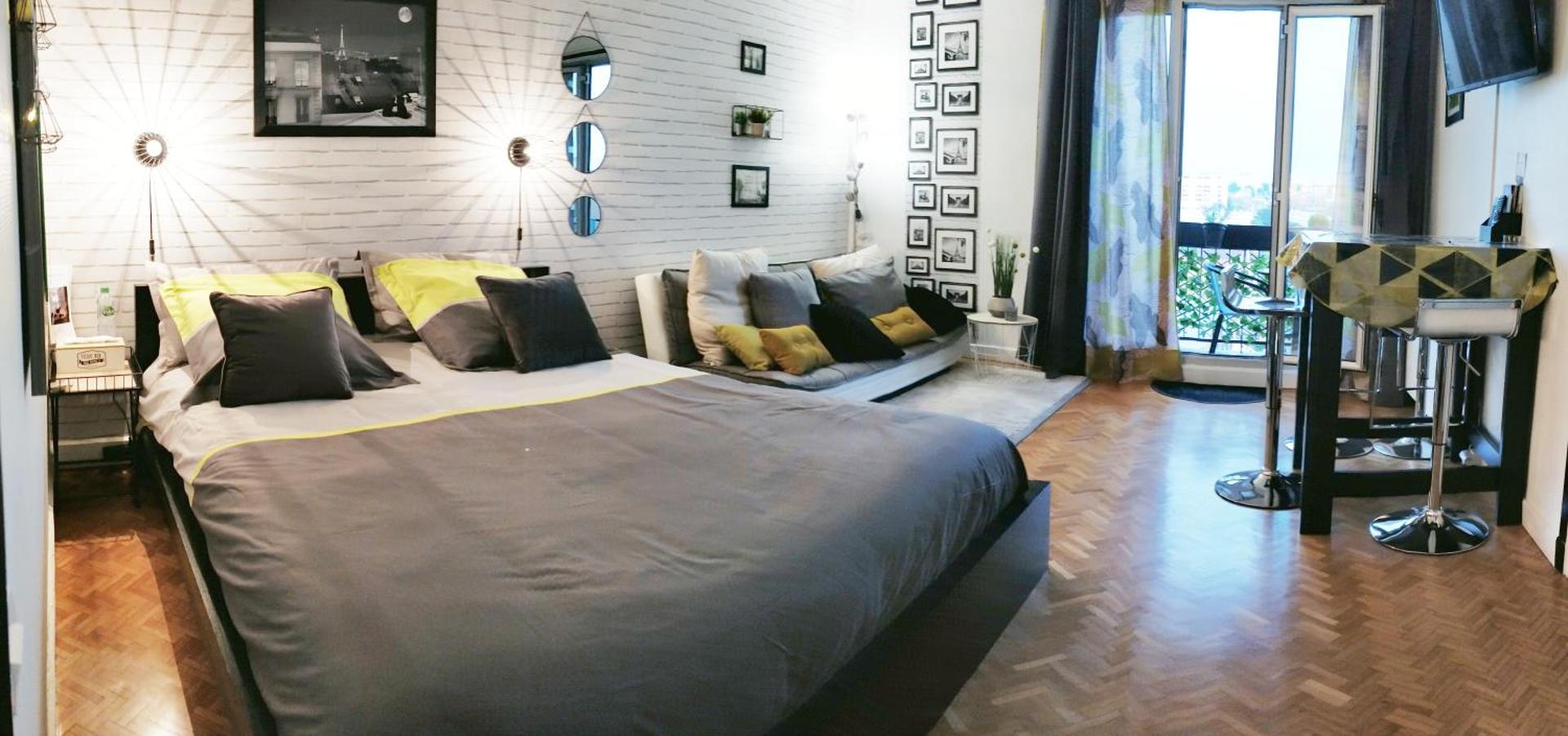 Photo of the whole room