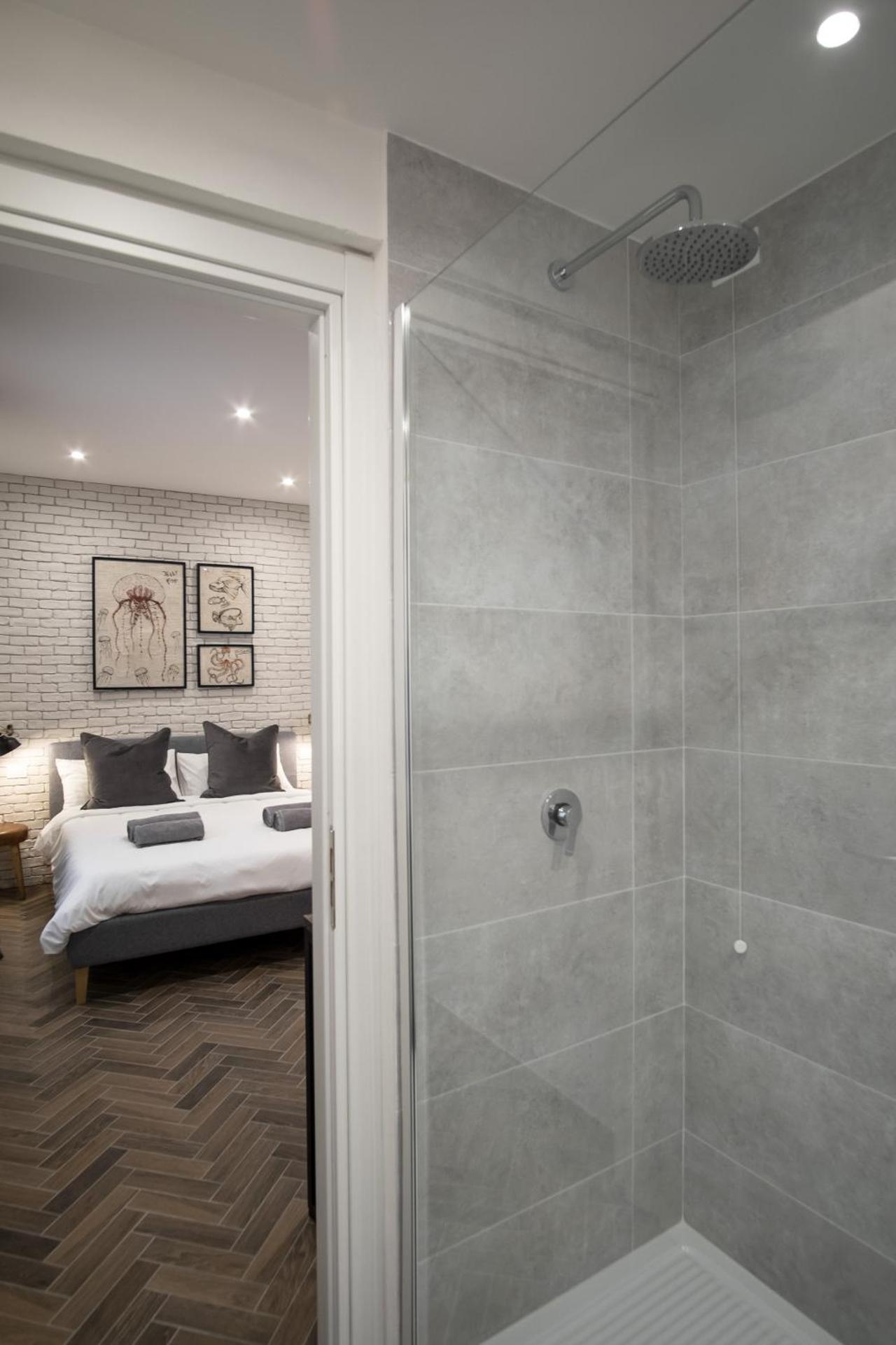 The Gallery 42 Guest House