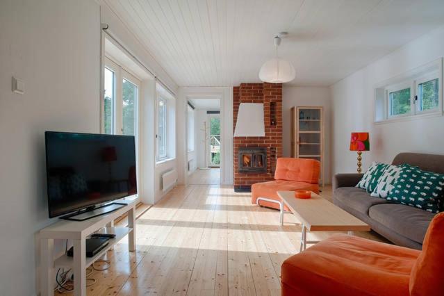 Archipelago-house with pool, boat and bikes