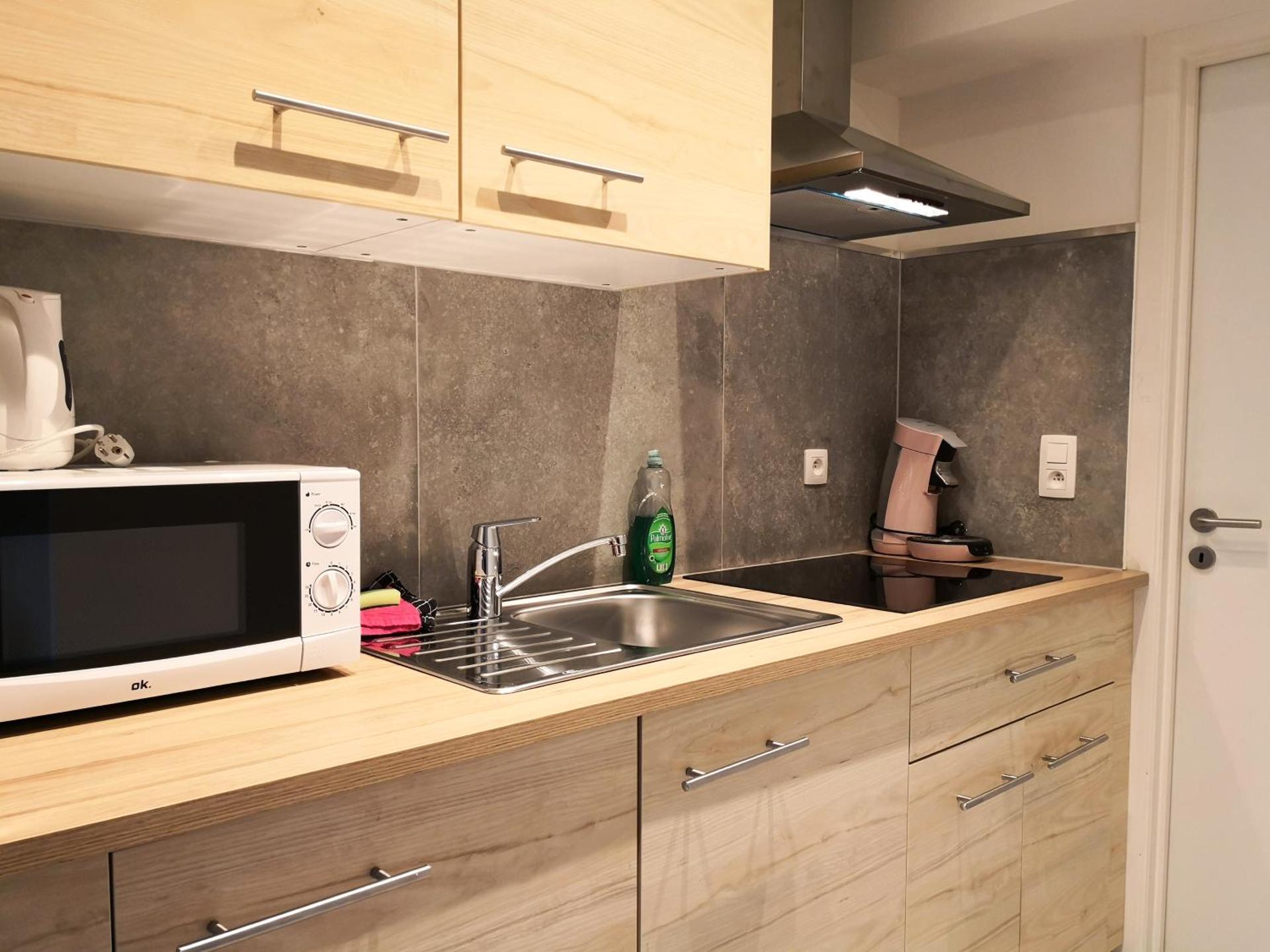 Kitchen or kitchenette