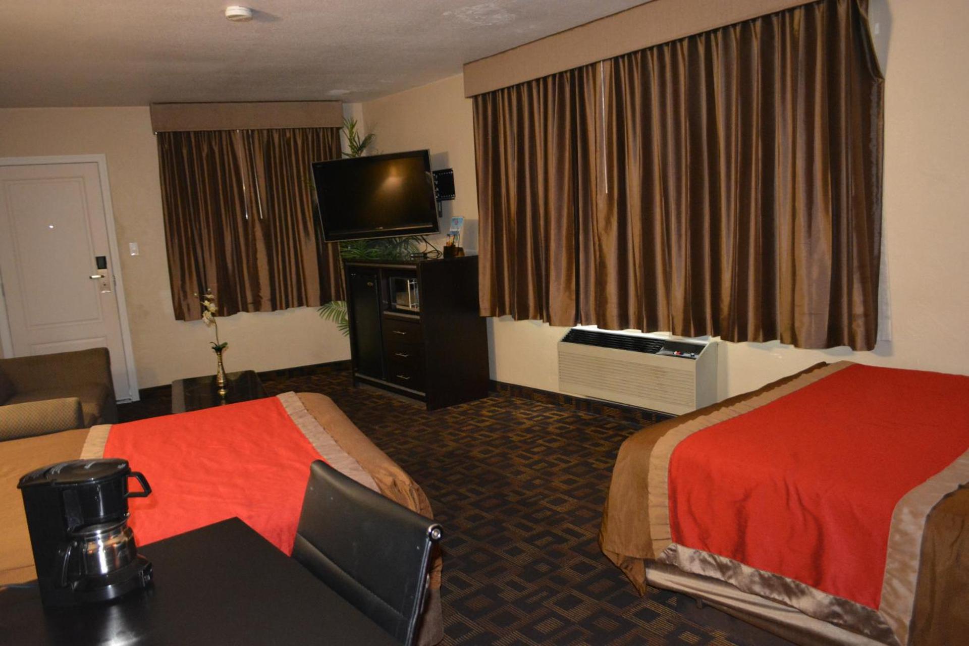 Harbor Inn & Suites Oceanside