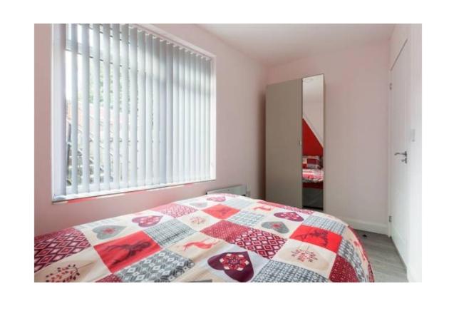 treetops flat3 Hall Green B28