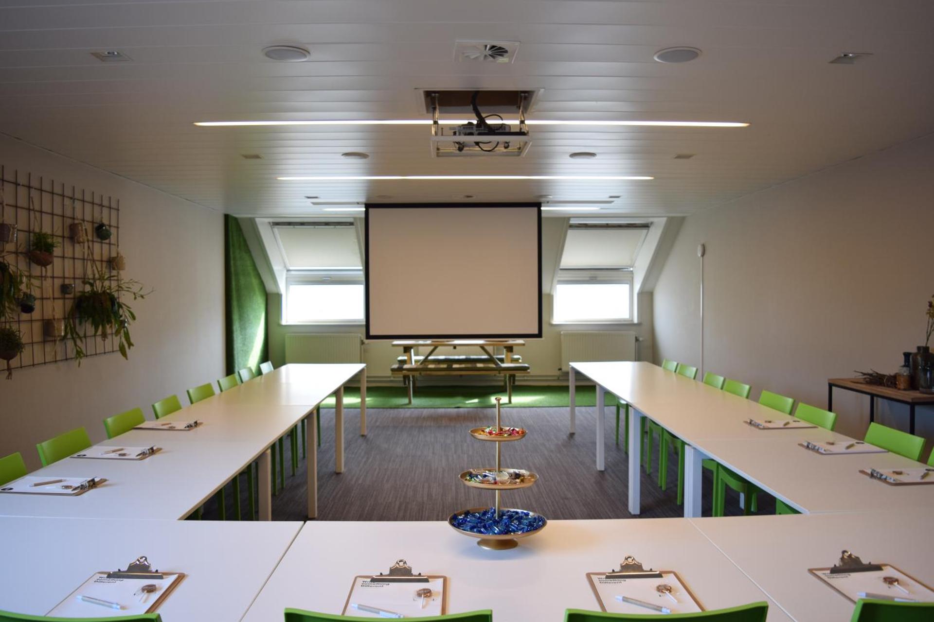 Meeting/conference room