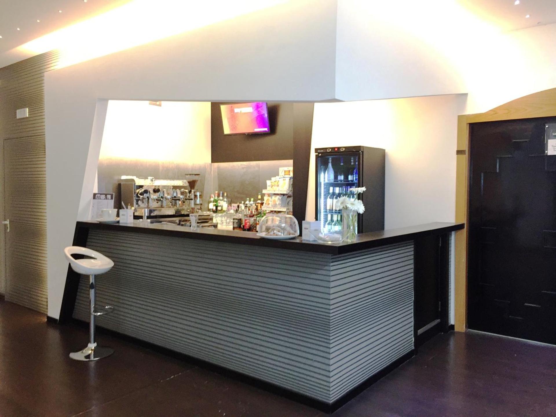 Lounge or bar