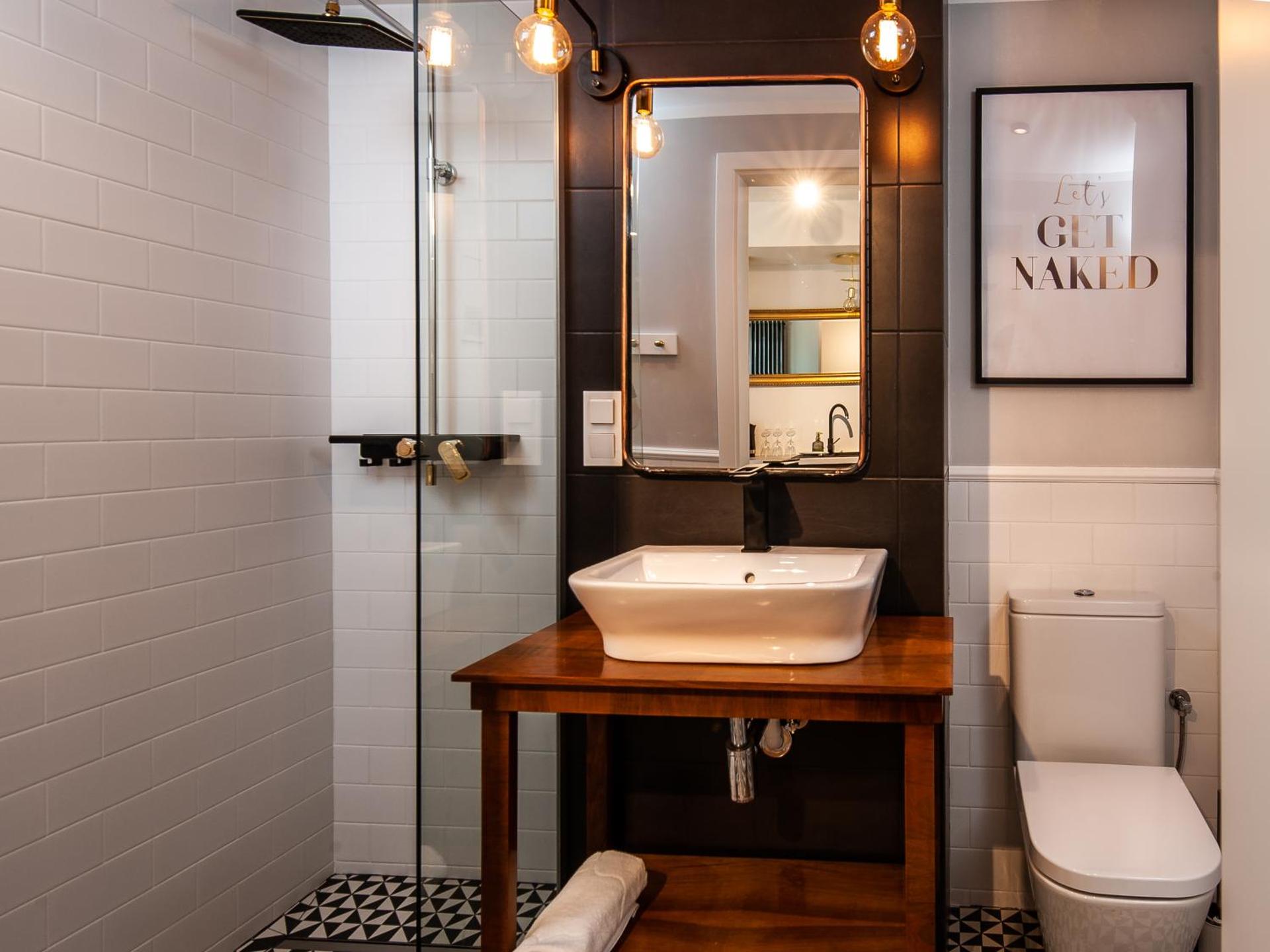 Deluxe Apartment with Balcony and Sea View