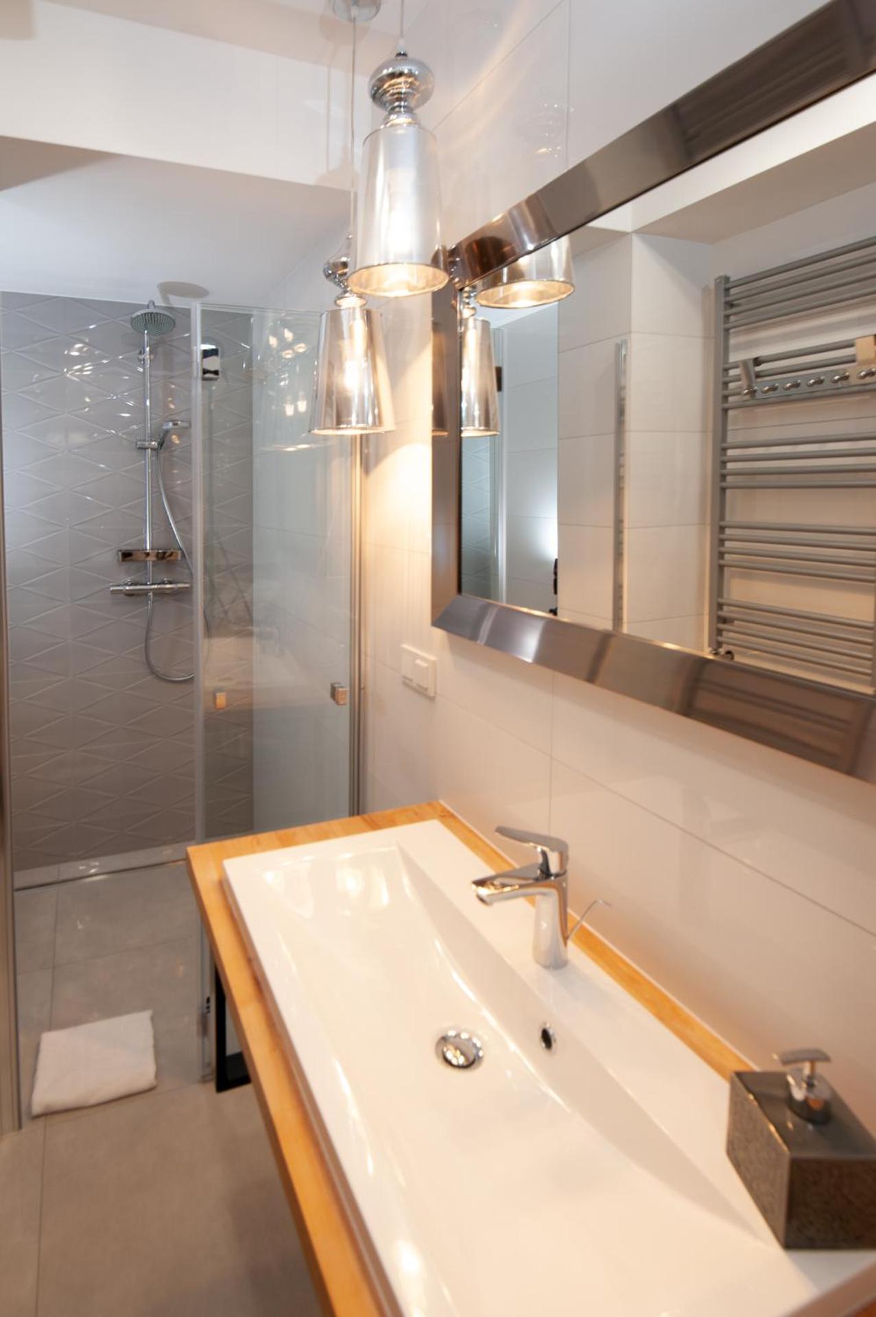 Deluxe Apartment with Balcony and Sea View