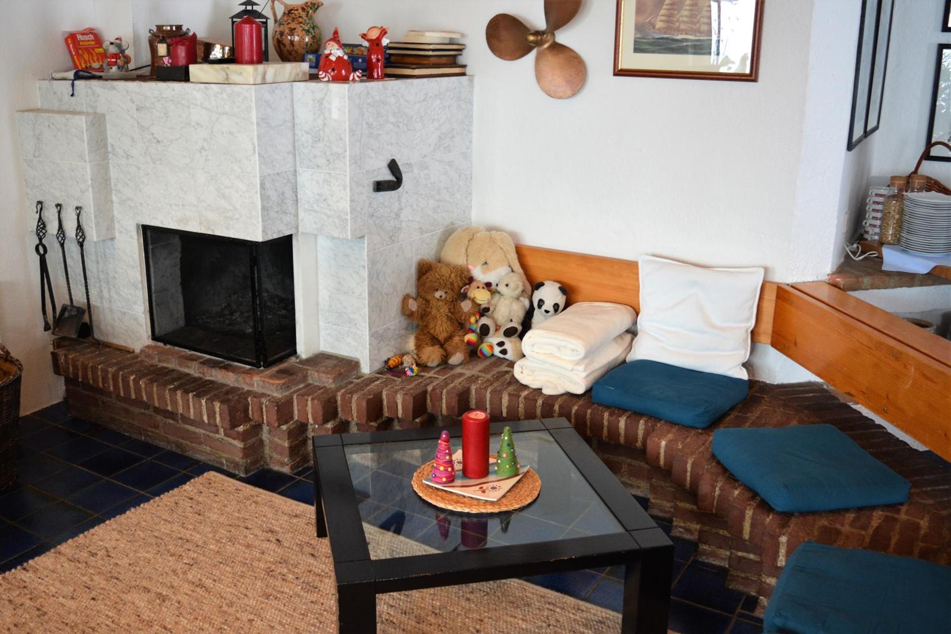 Communal lounge/ TV room