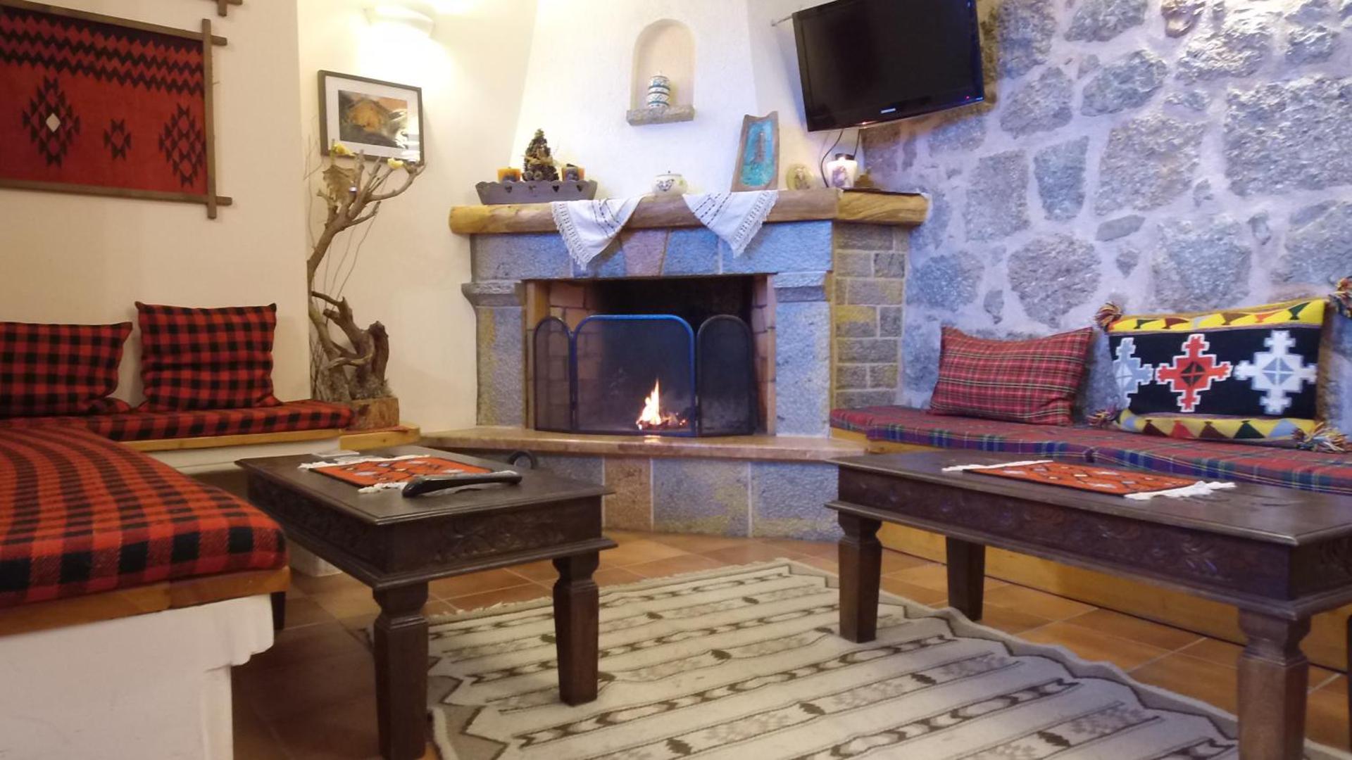 Communal lounge/ TV room