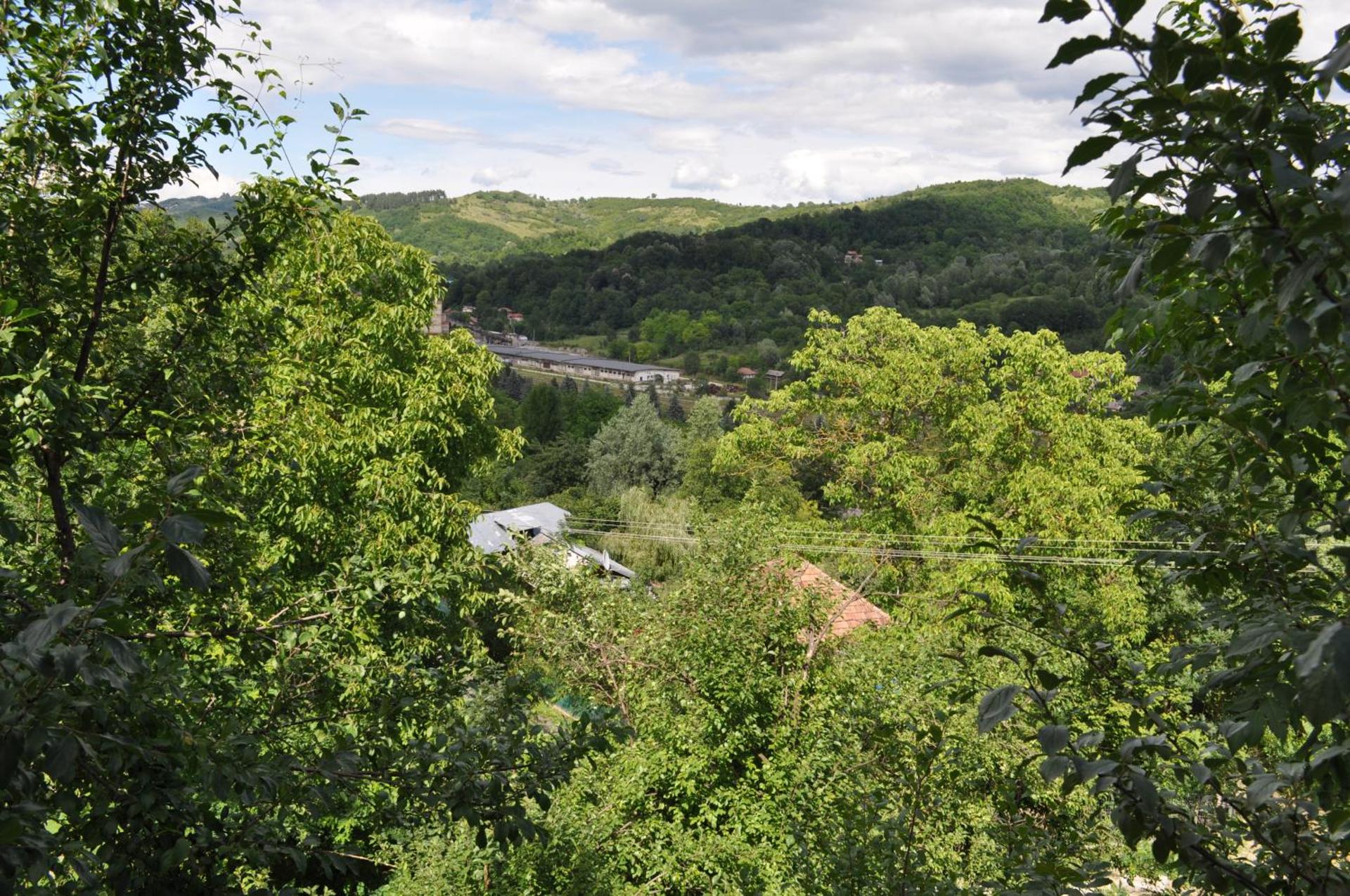 Casuta cu Trandafiri