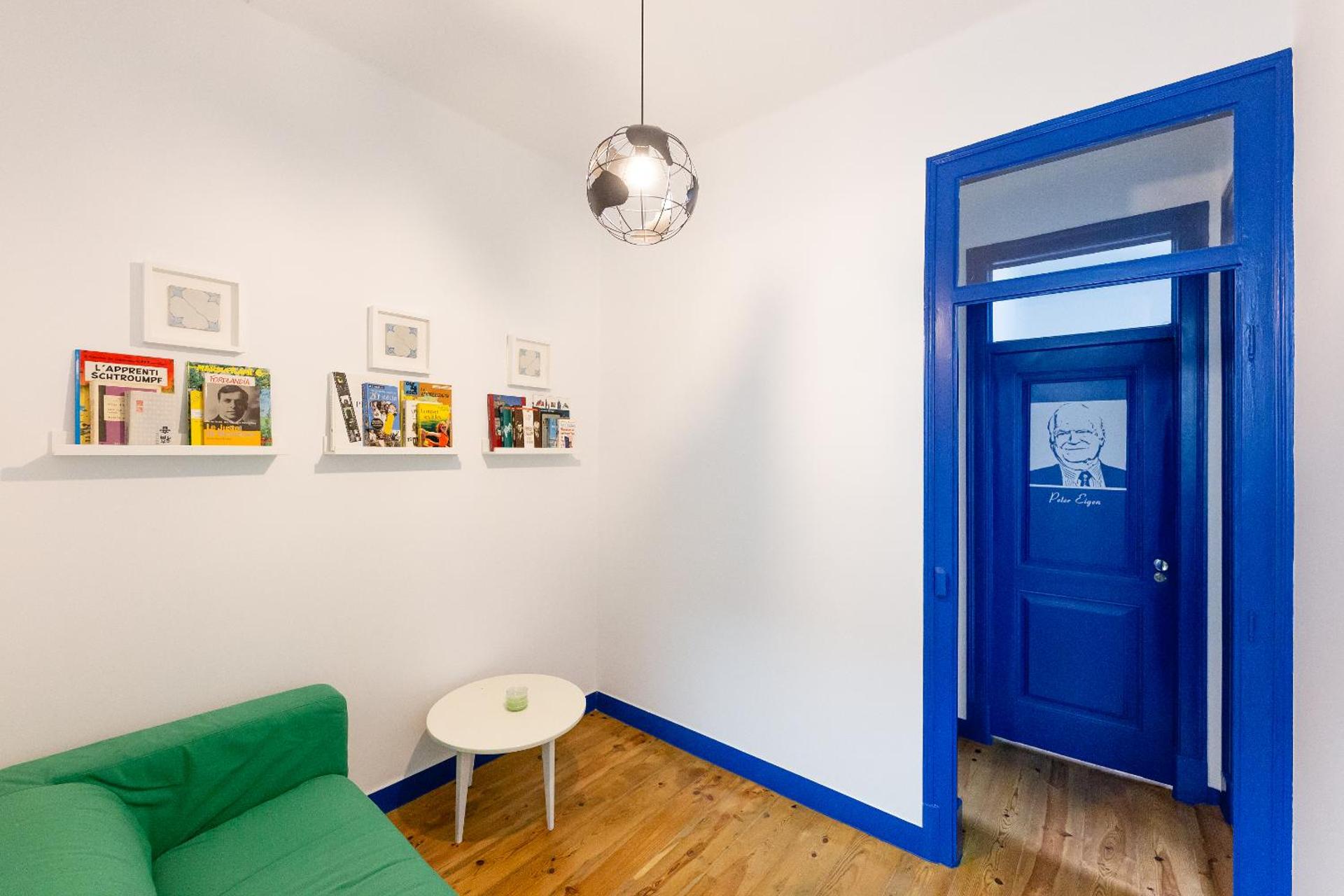 Communal lounge/ TV room