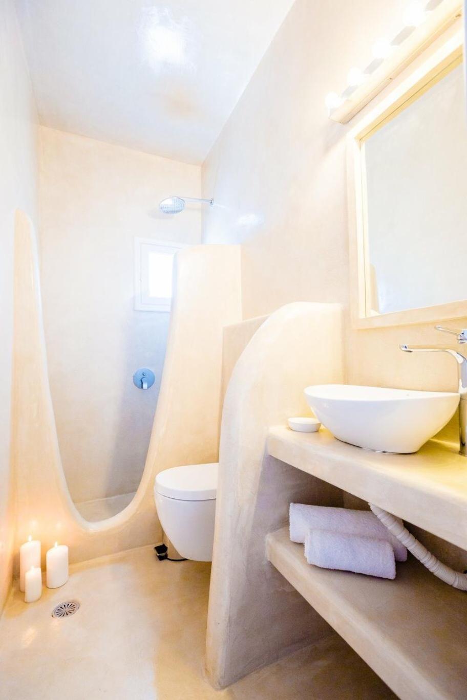 Santorini’s Diamond Houses