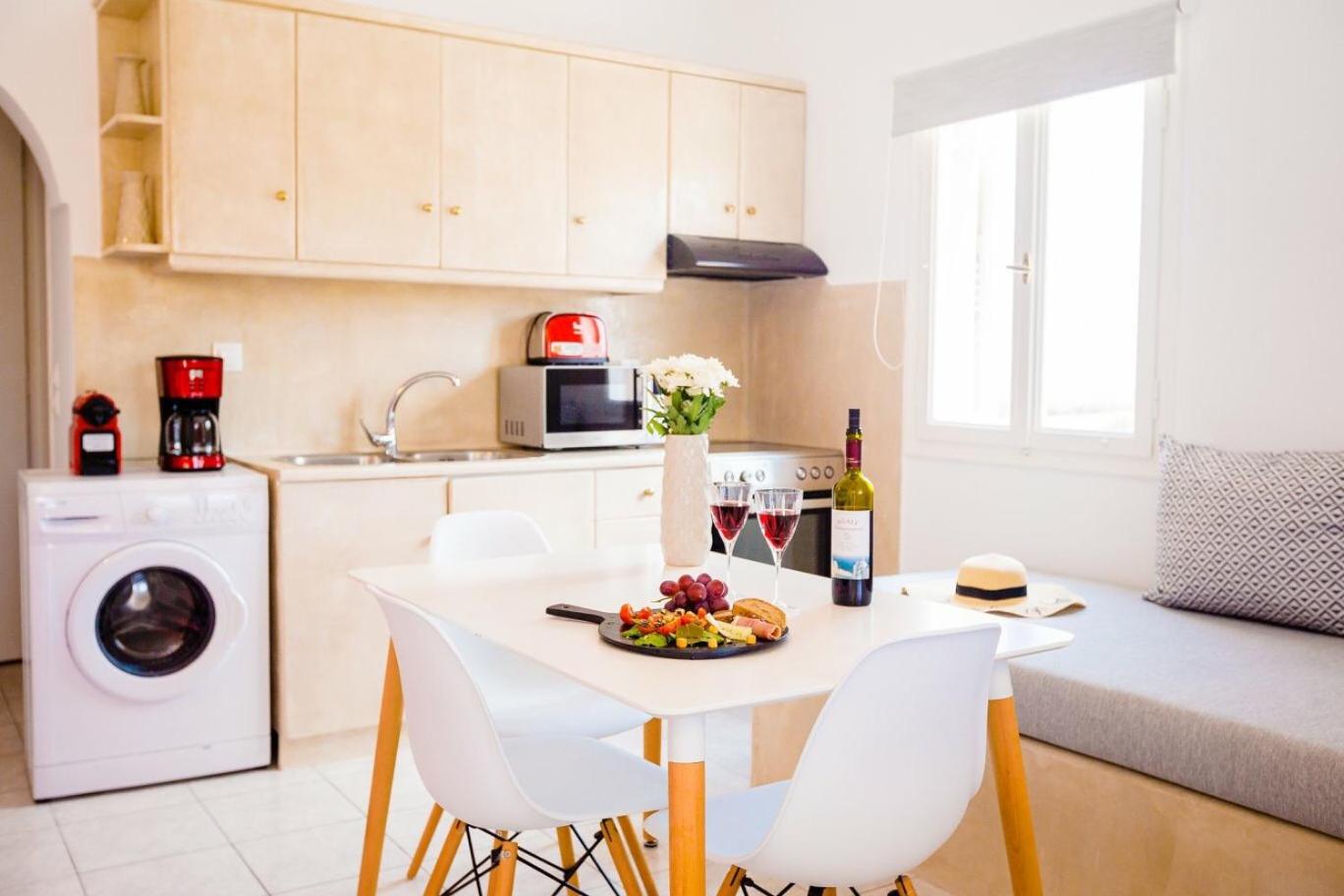 Santorini’s Diamond Houses