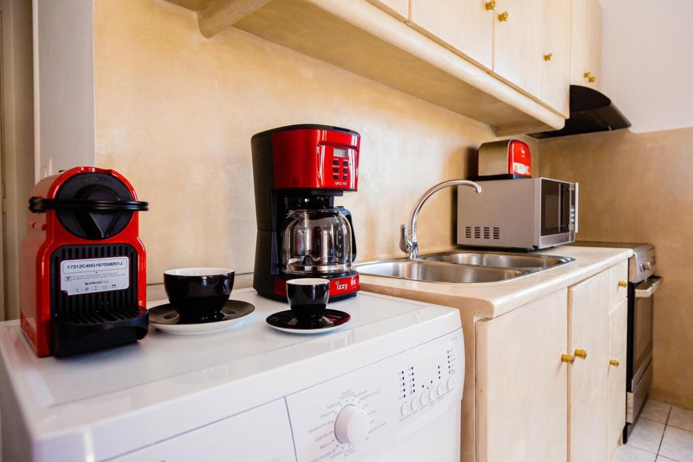 Santorini’s Diamond Houses