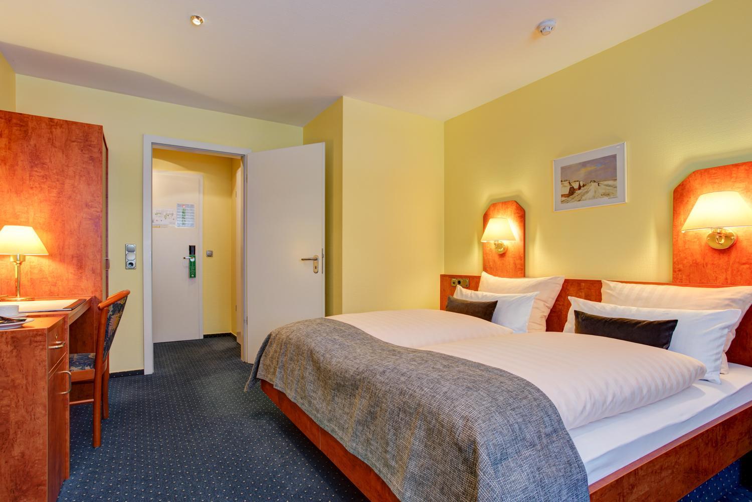 Hotel Elbinsel free parking