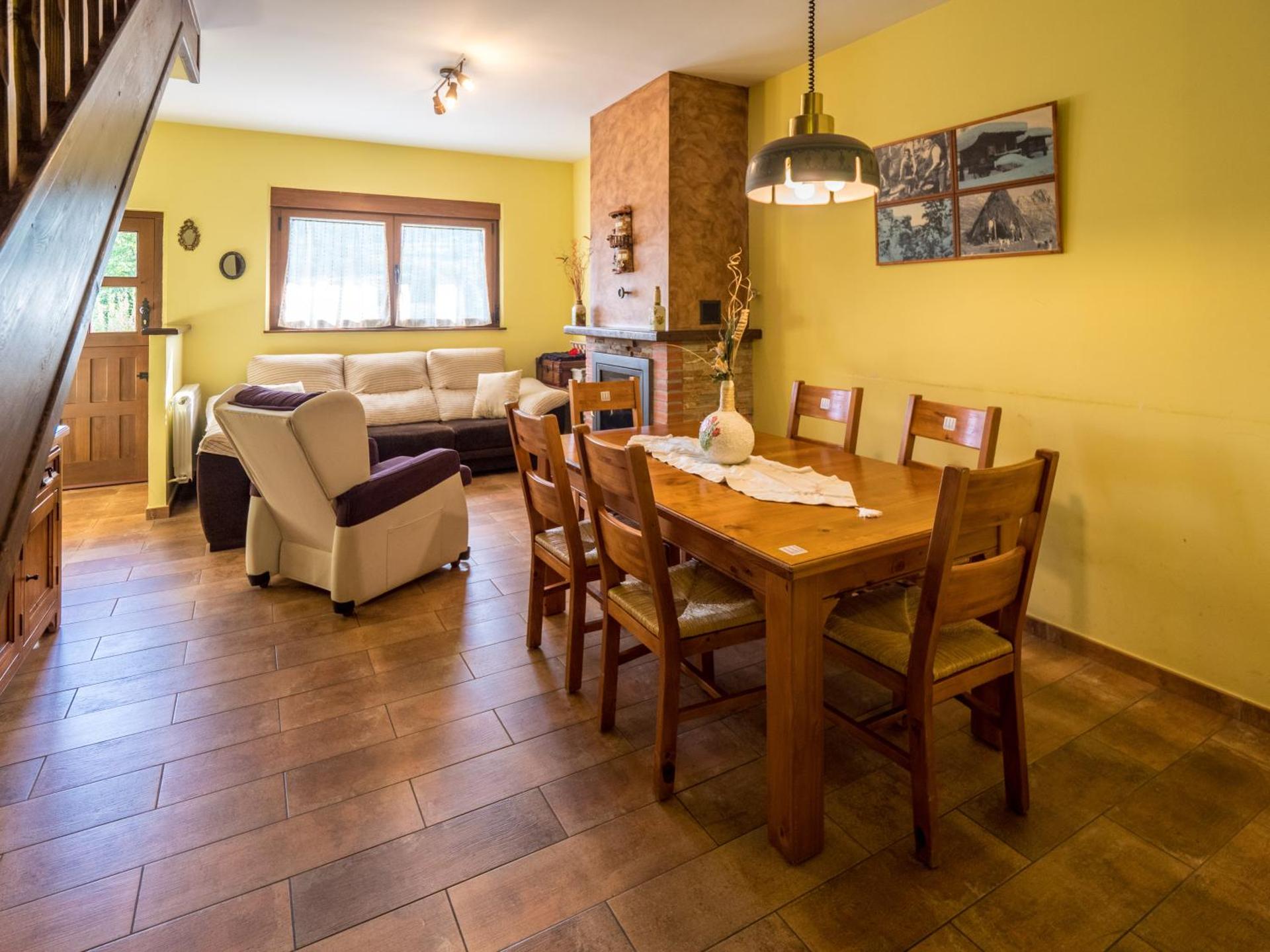 Communal lounge/ TV room