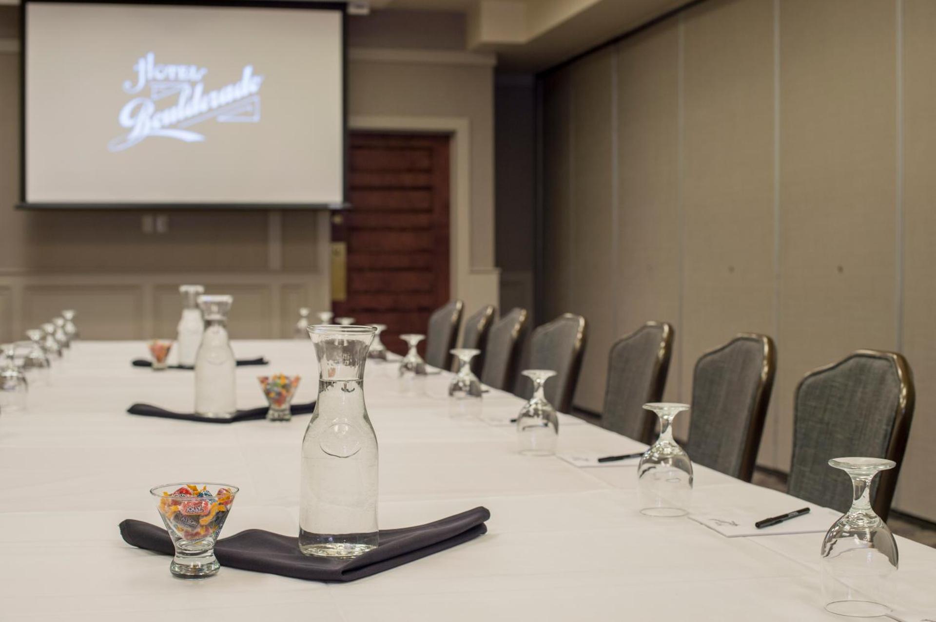 Meeting/conference room