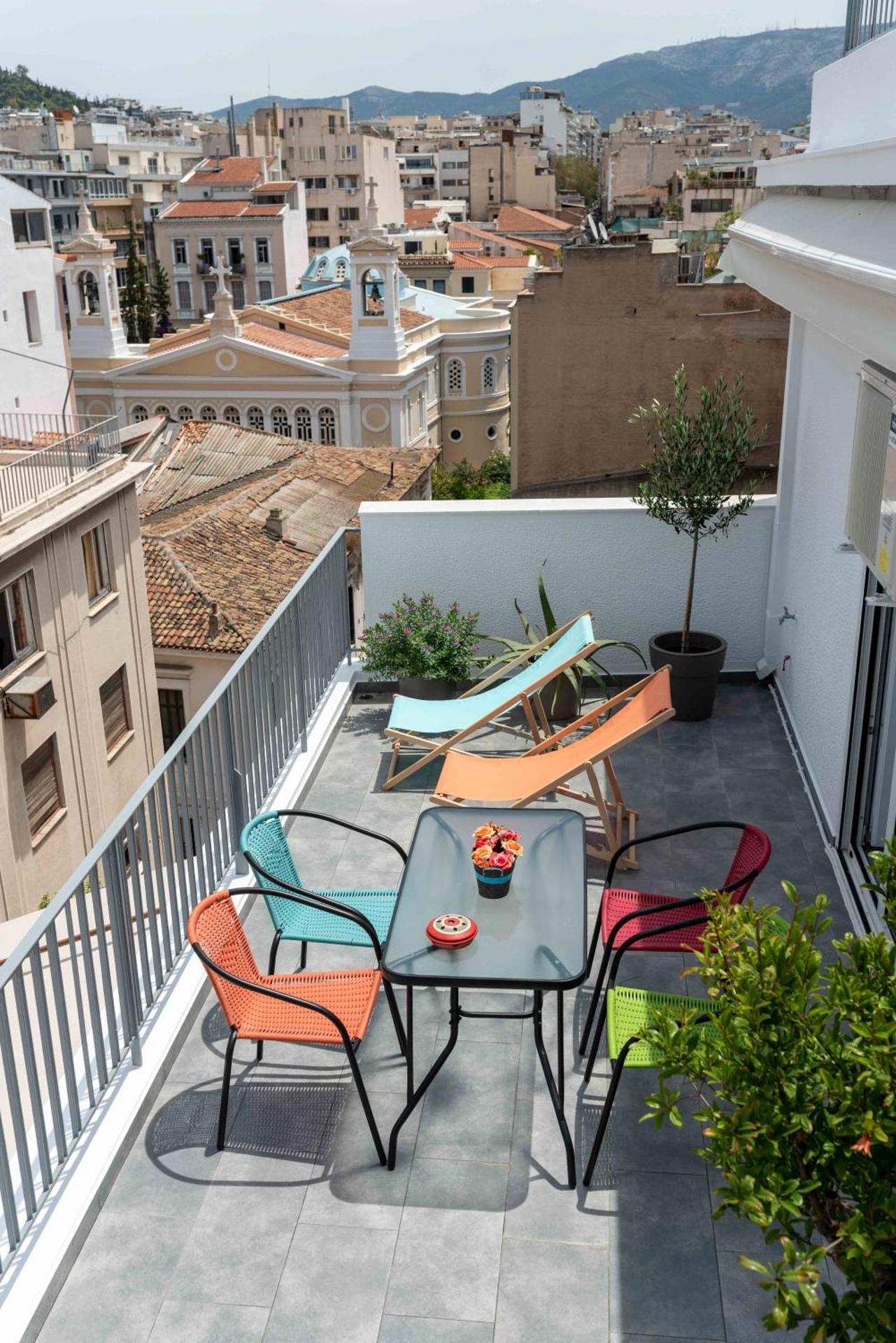 Acropolis Monastiraki Newly Renovated Apartment