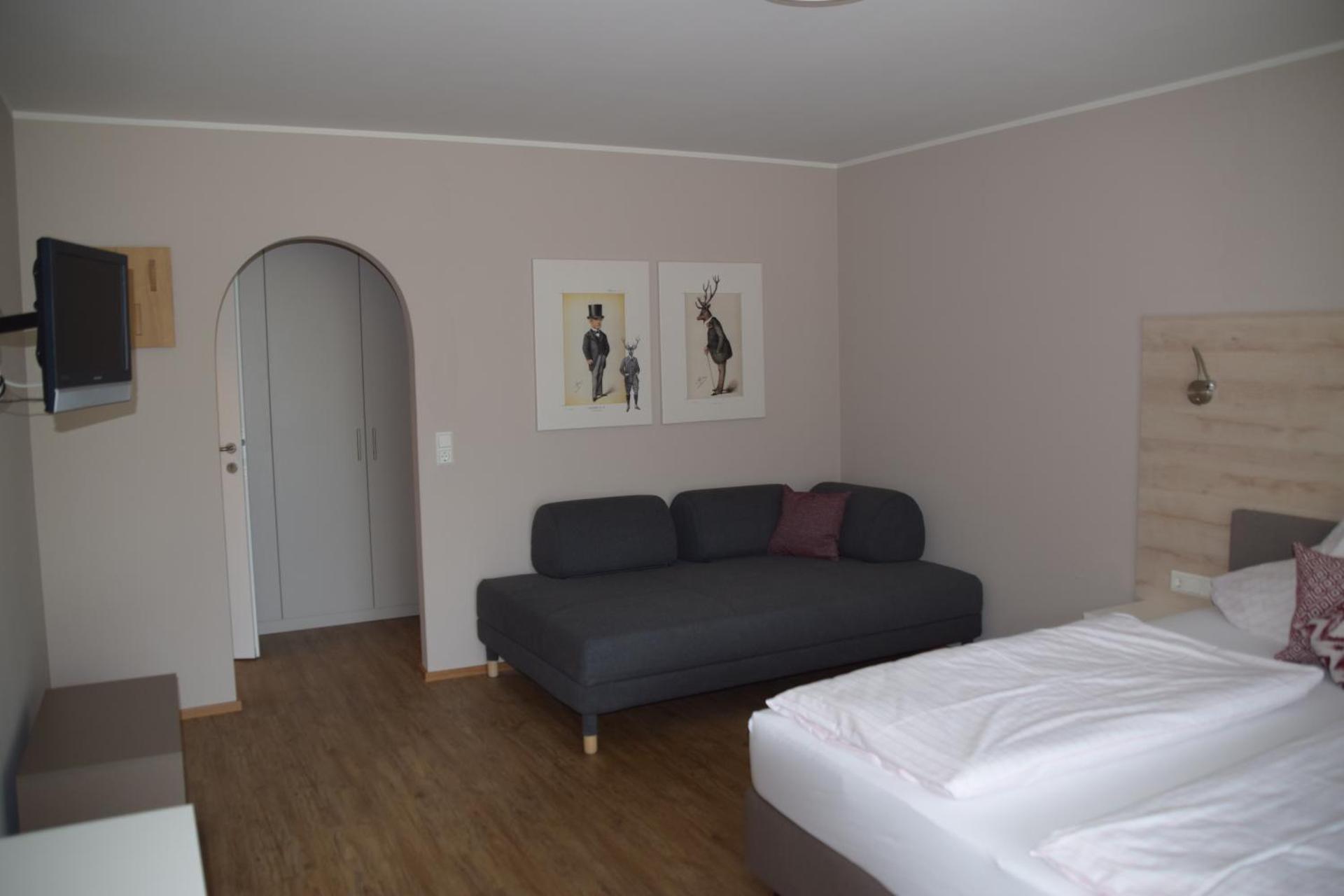 Camera Tripla Comfort