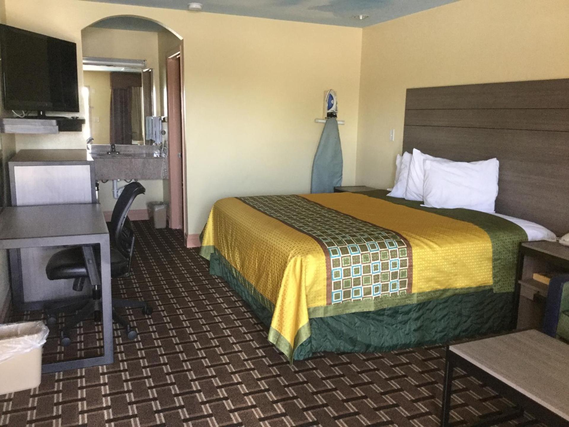 Luxury Inn and Suites Seaworld