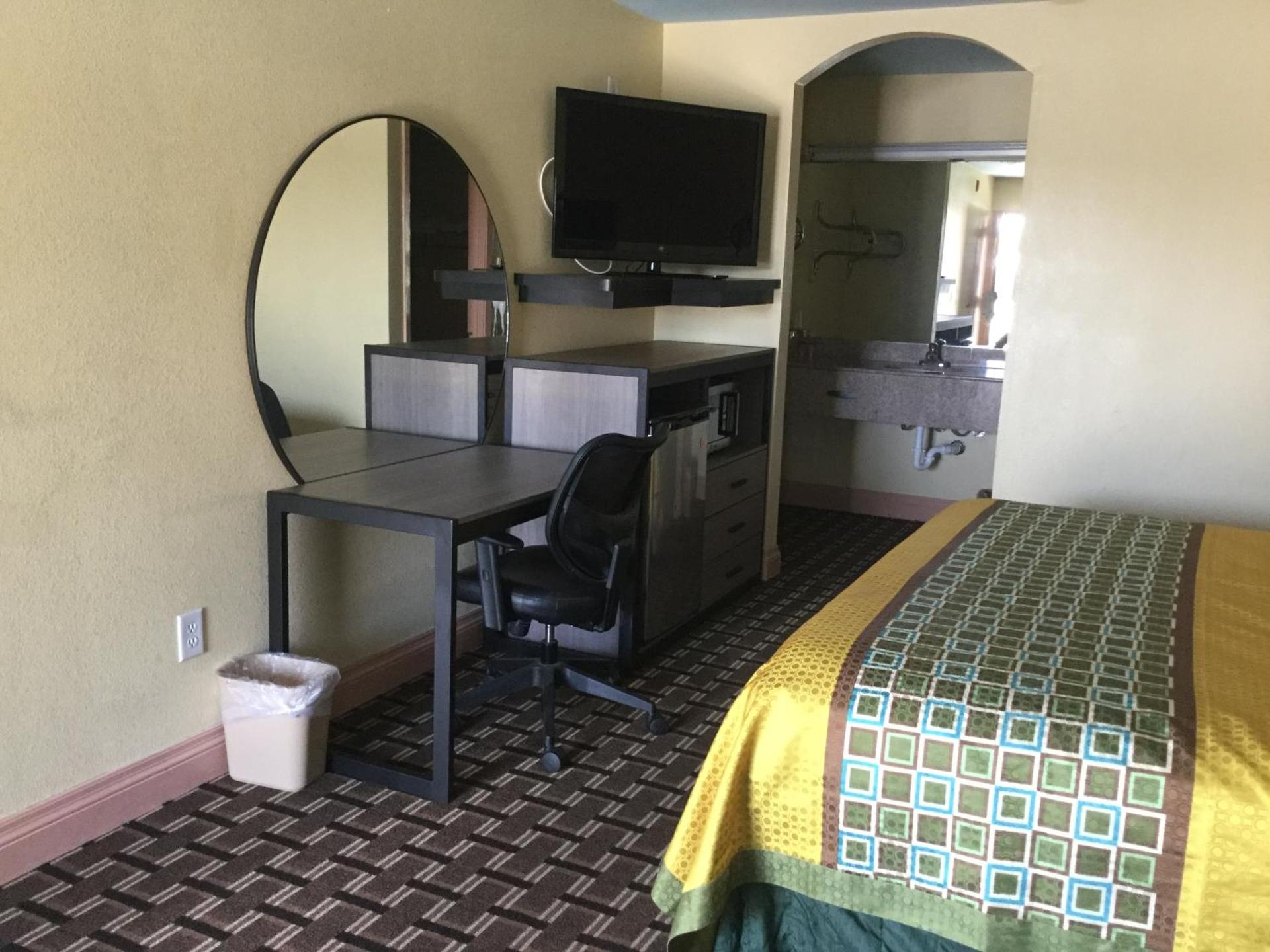 Luxury Inn and Suites Seaworld