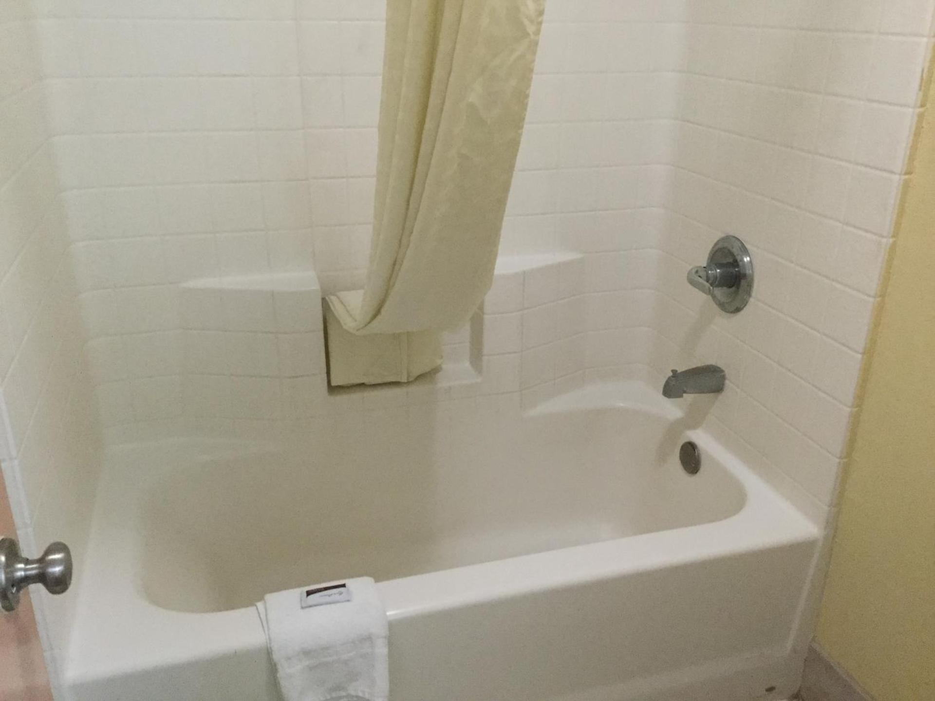 Luxury Inn and Suites Seaworld