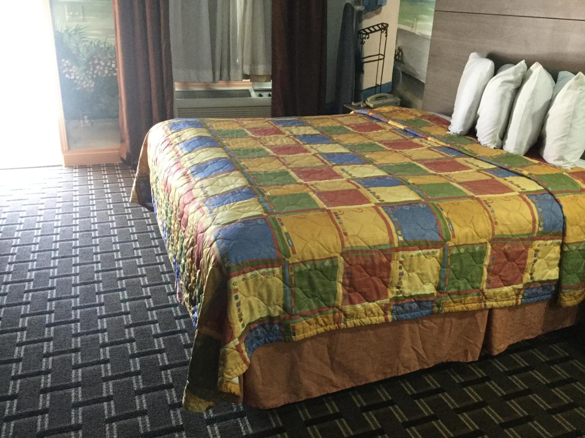 Luxury Inn and Suites Seaworld