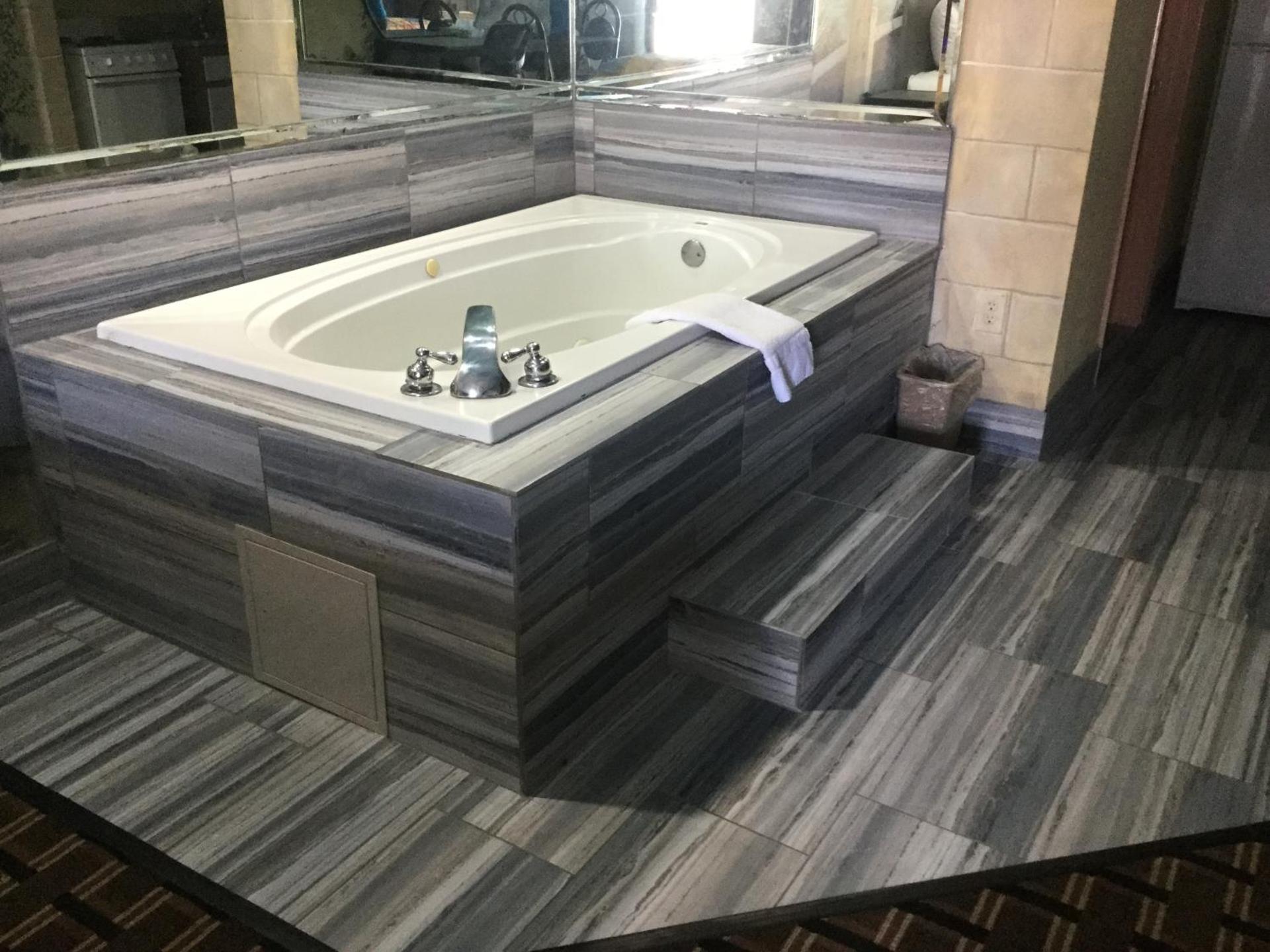 Luxury Inn and Suites Seaworld